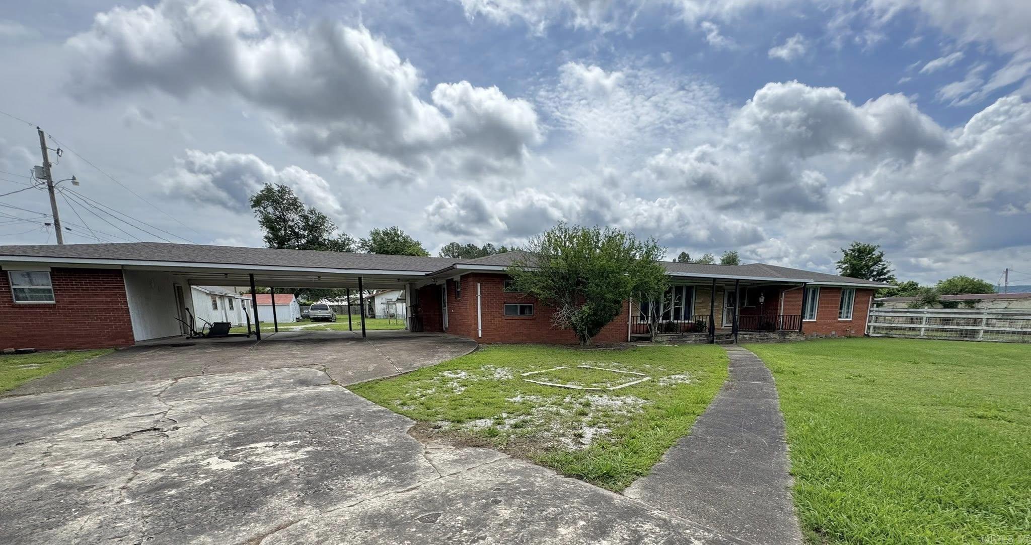 203 N Bayou  Mountain View, AR