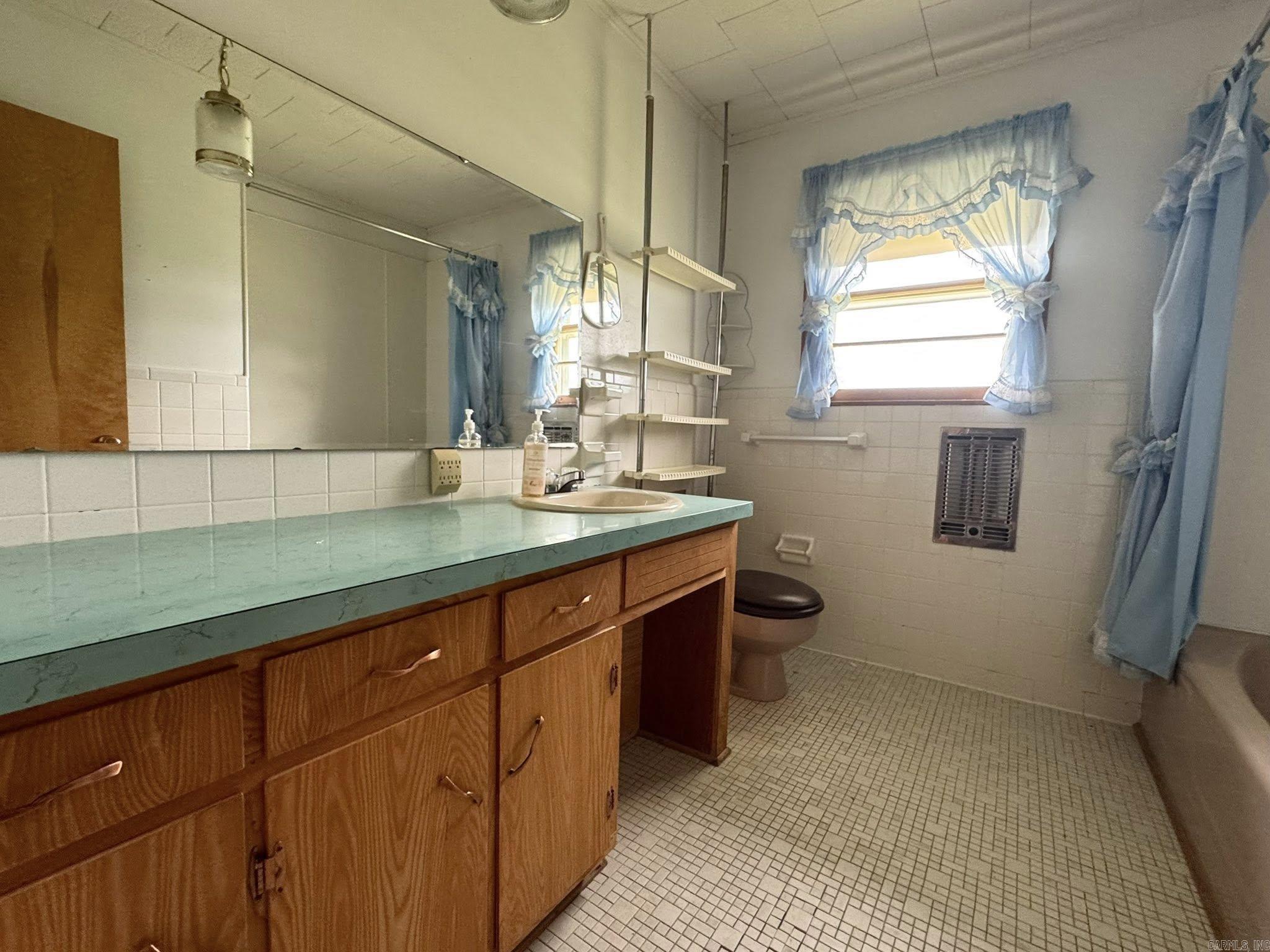 203 N Bayou  Mountain View, AR