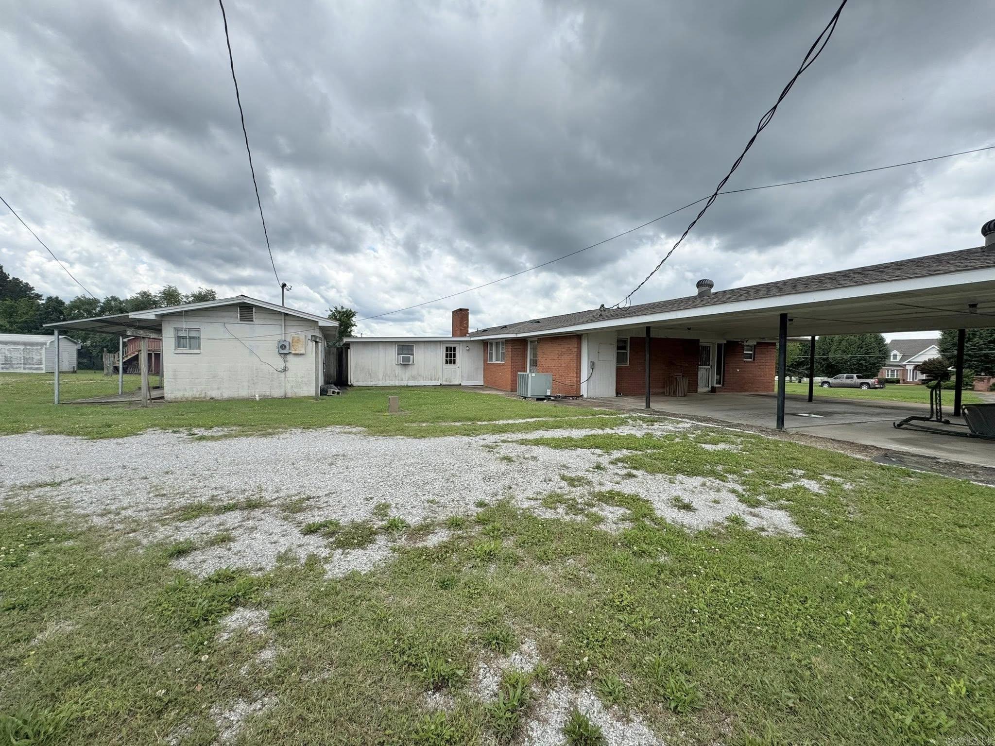 203 N Bayou  Mountain View, AR