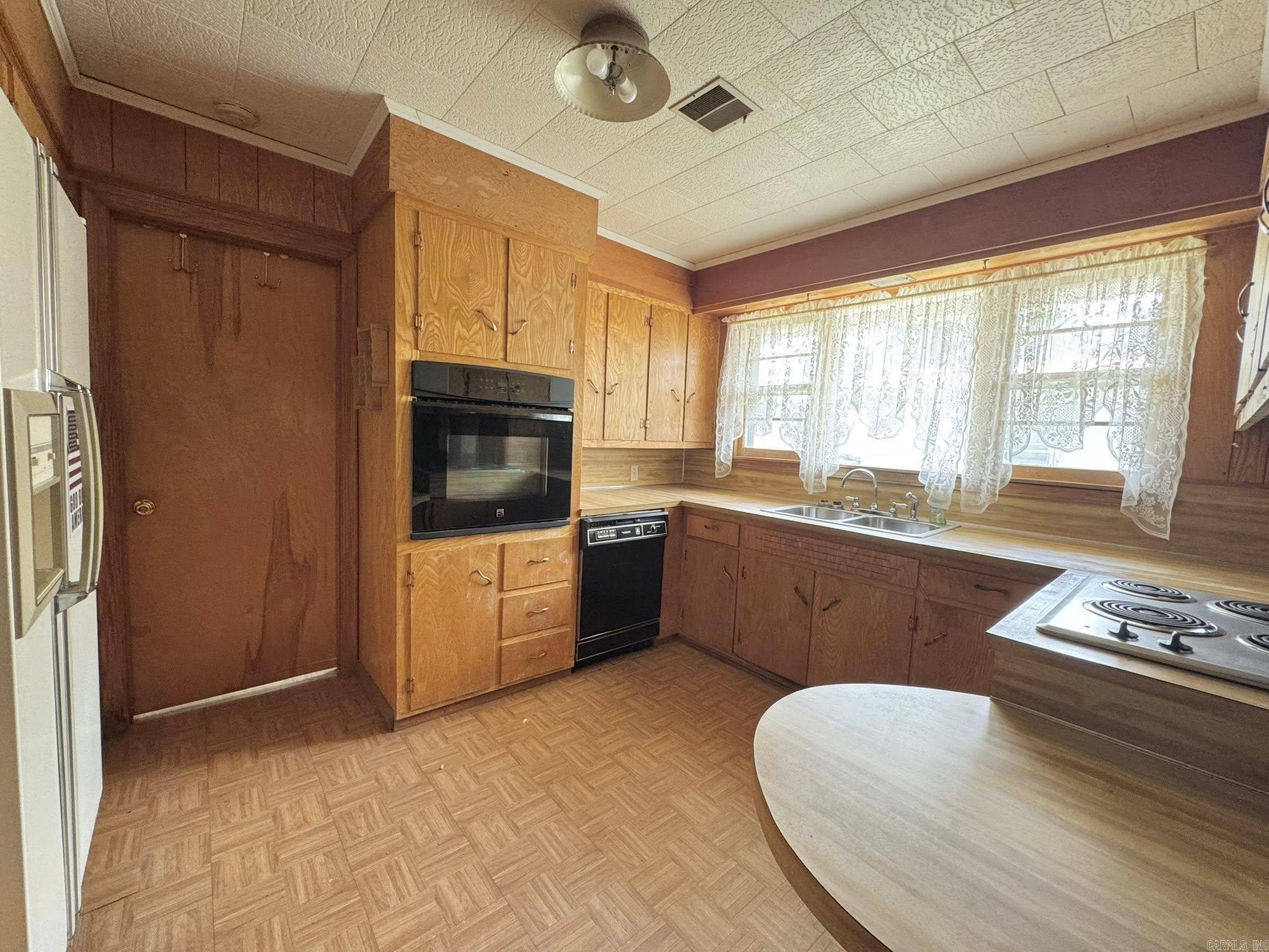 203 N Bayou  Mountain View, AR