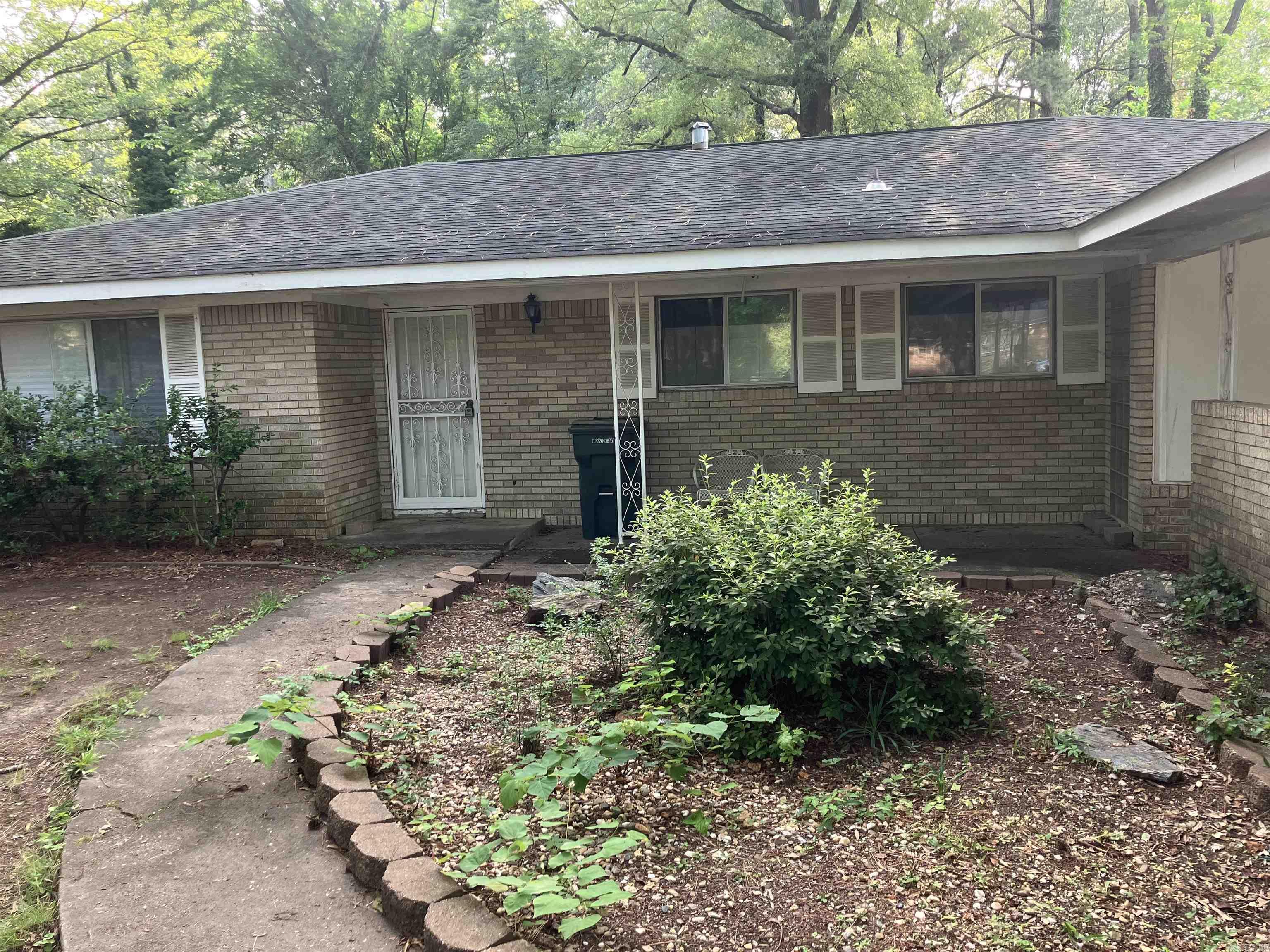 5006  Manor  Little Rock, AR