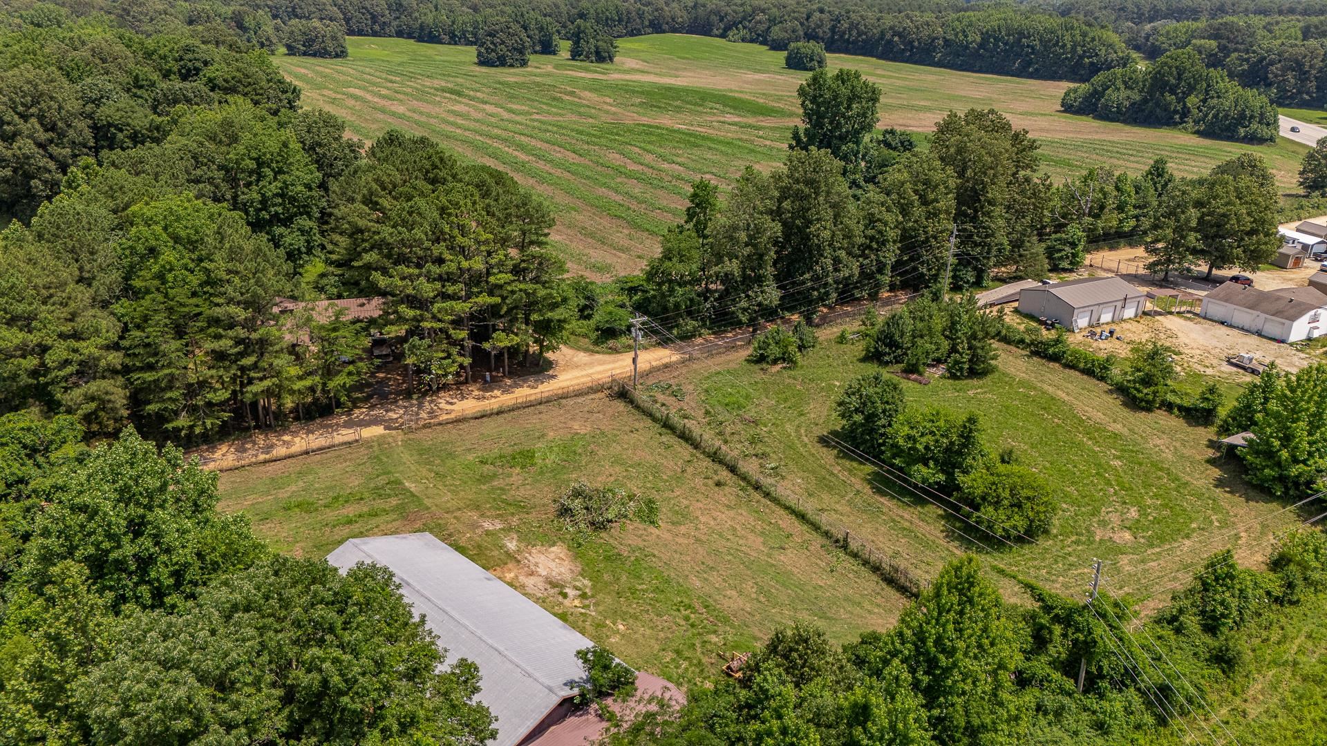154 (shop) CR 761 Road  Brookland, AR
