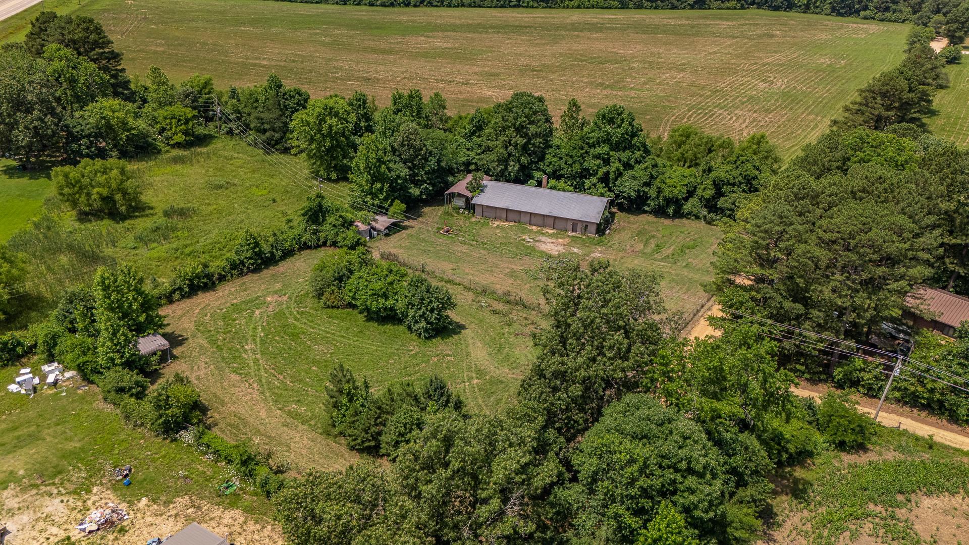 154 (shop) CR 761 Road  Brookland, AR