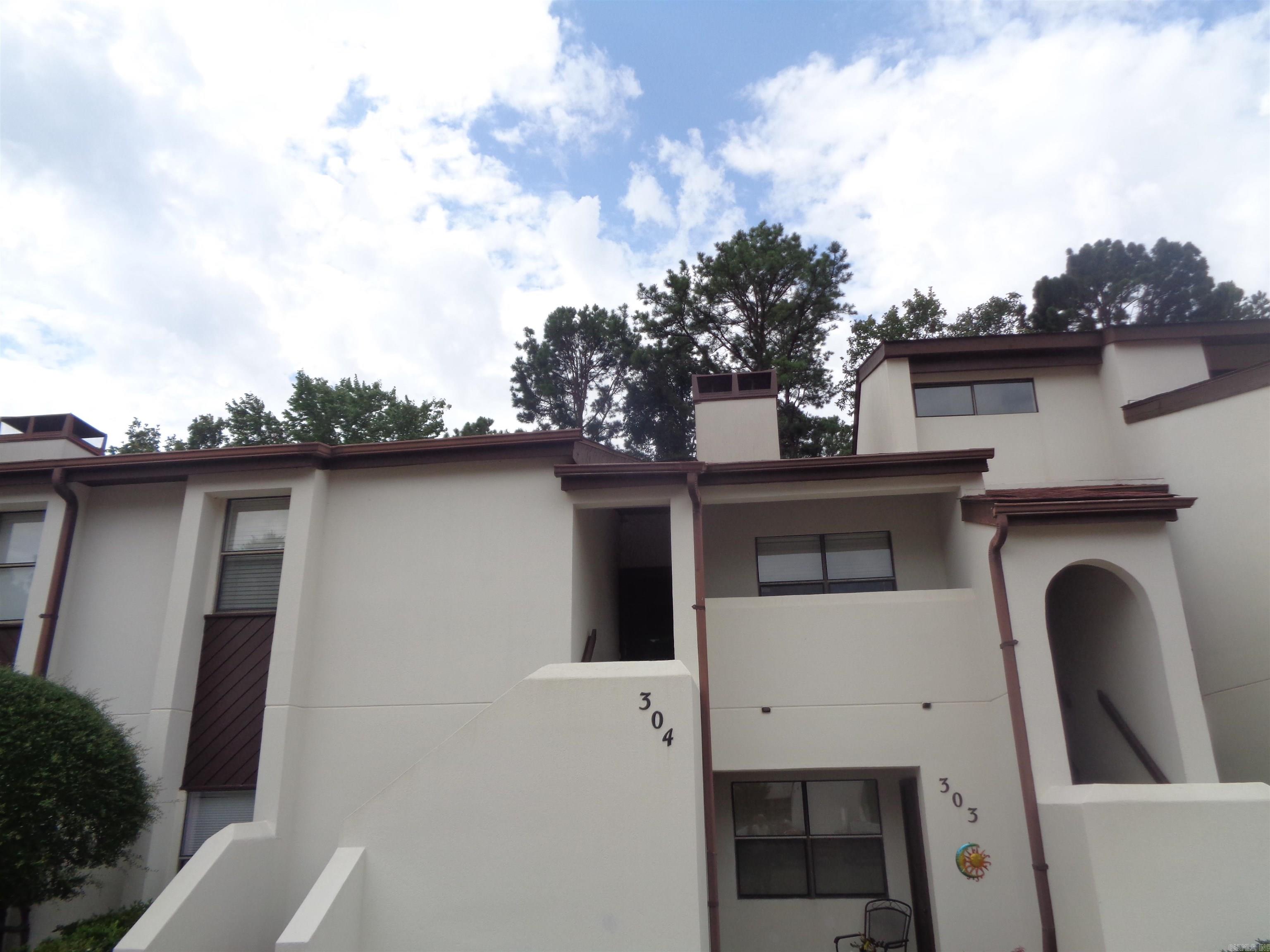 301 Kings Row Drive