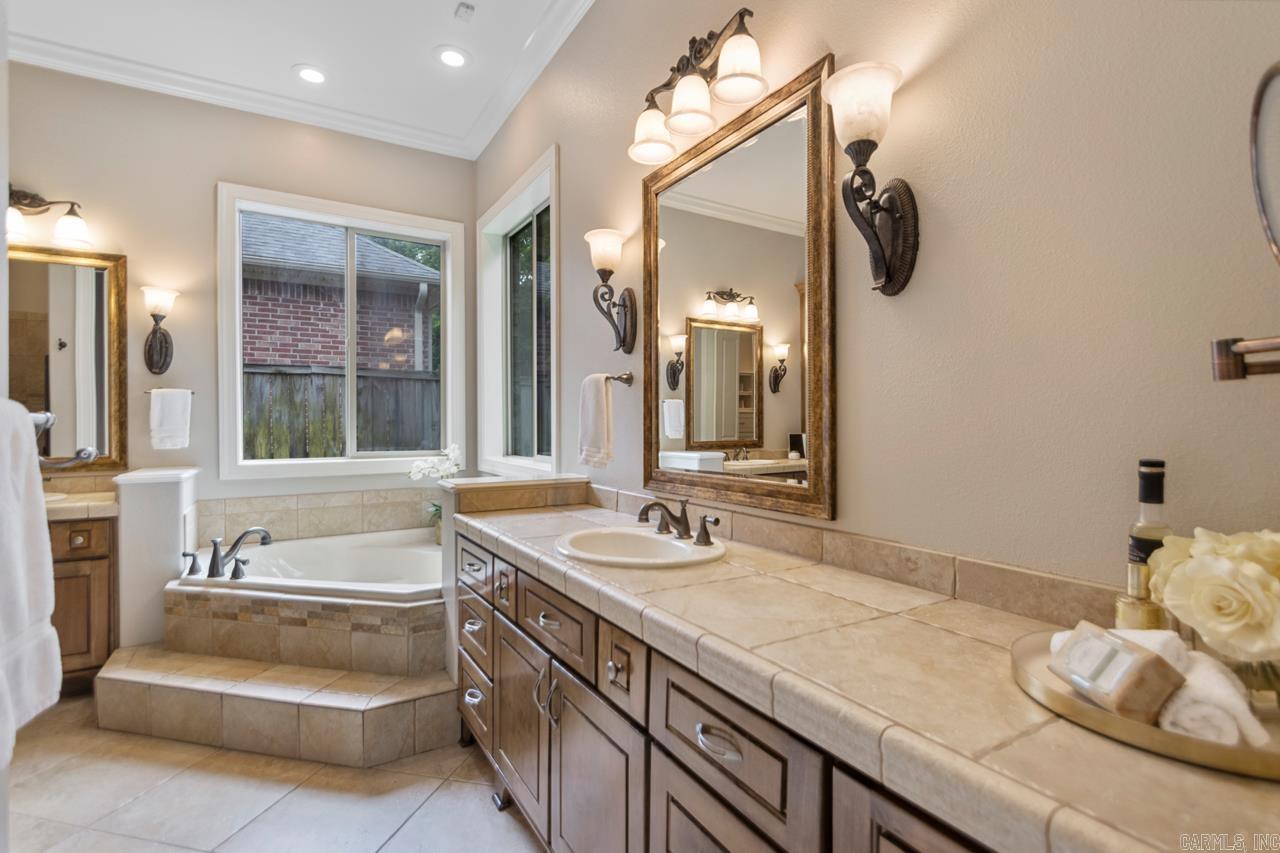 34  Chemin Ct  Little Rock, AR