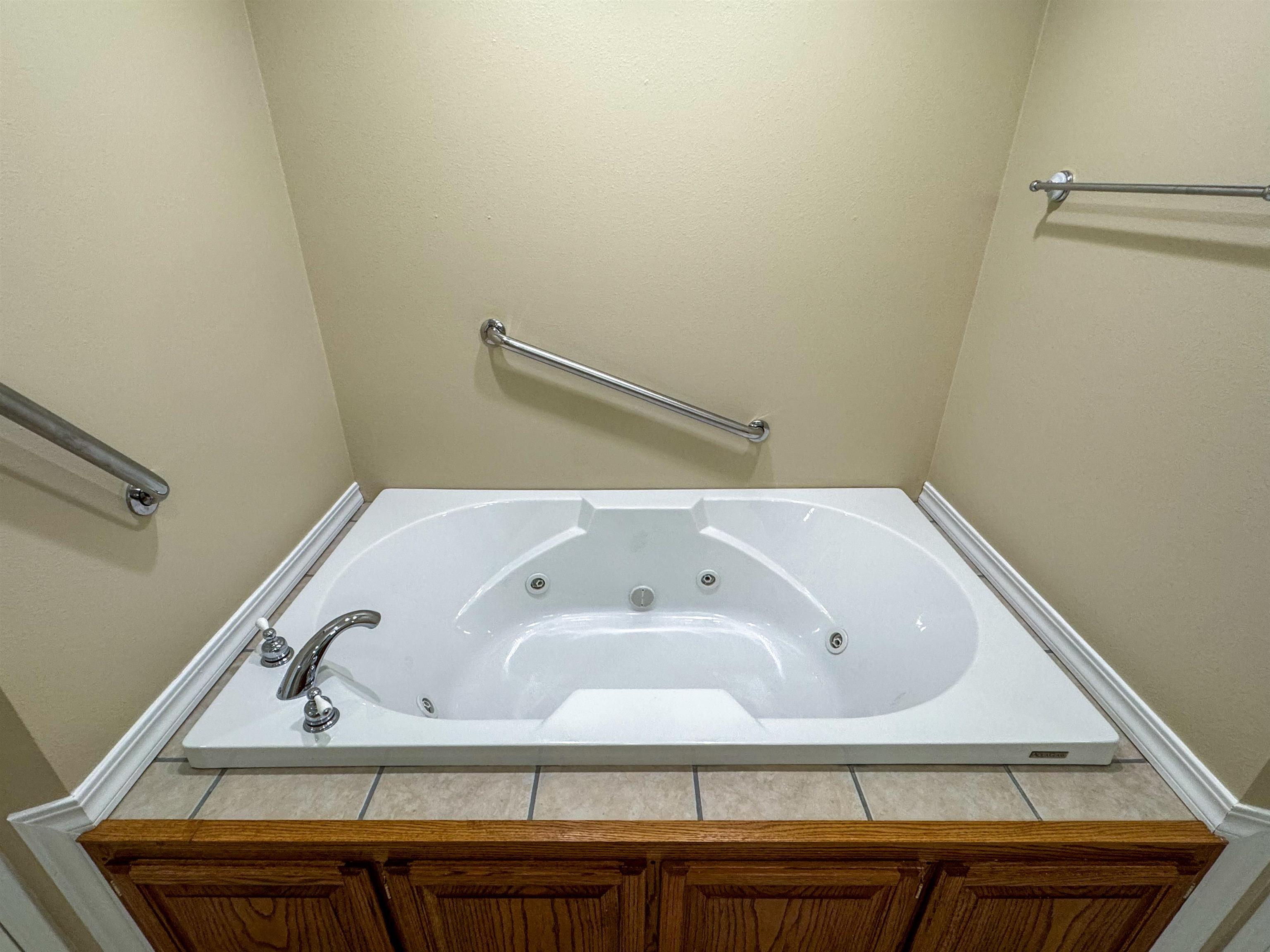103  Yasmine Ln  Cave City, AR
