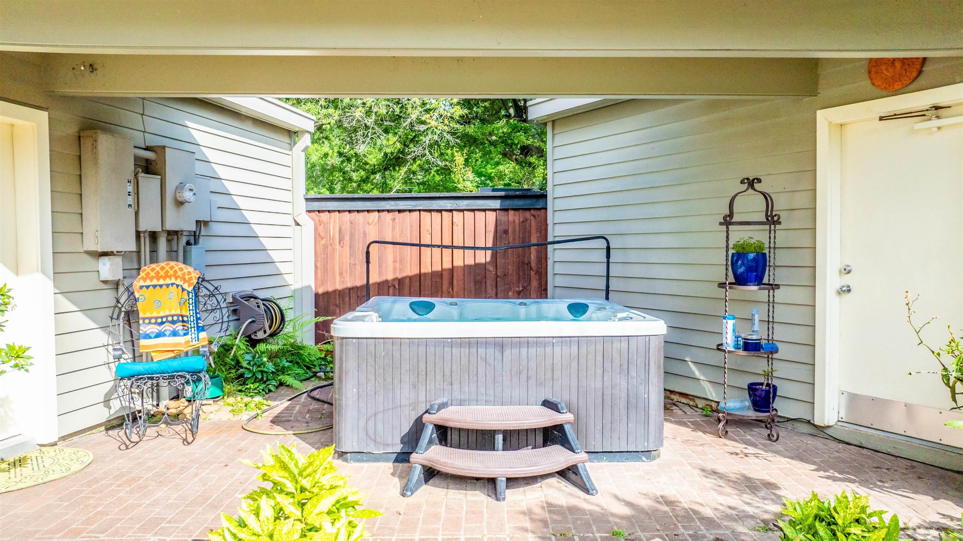 19  Privett Park Dr  Lonoke, AR