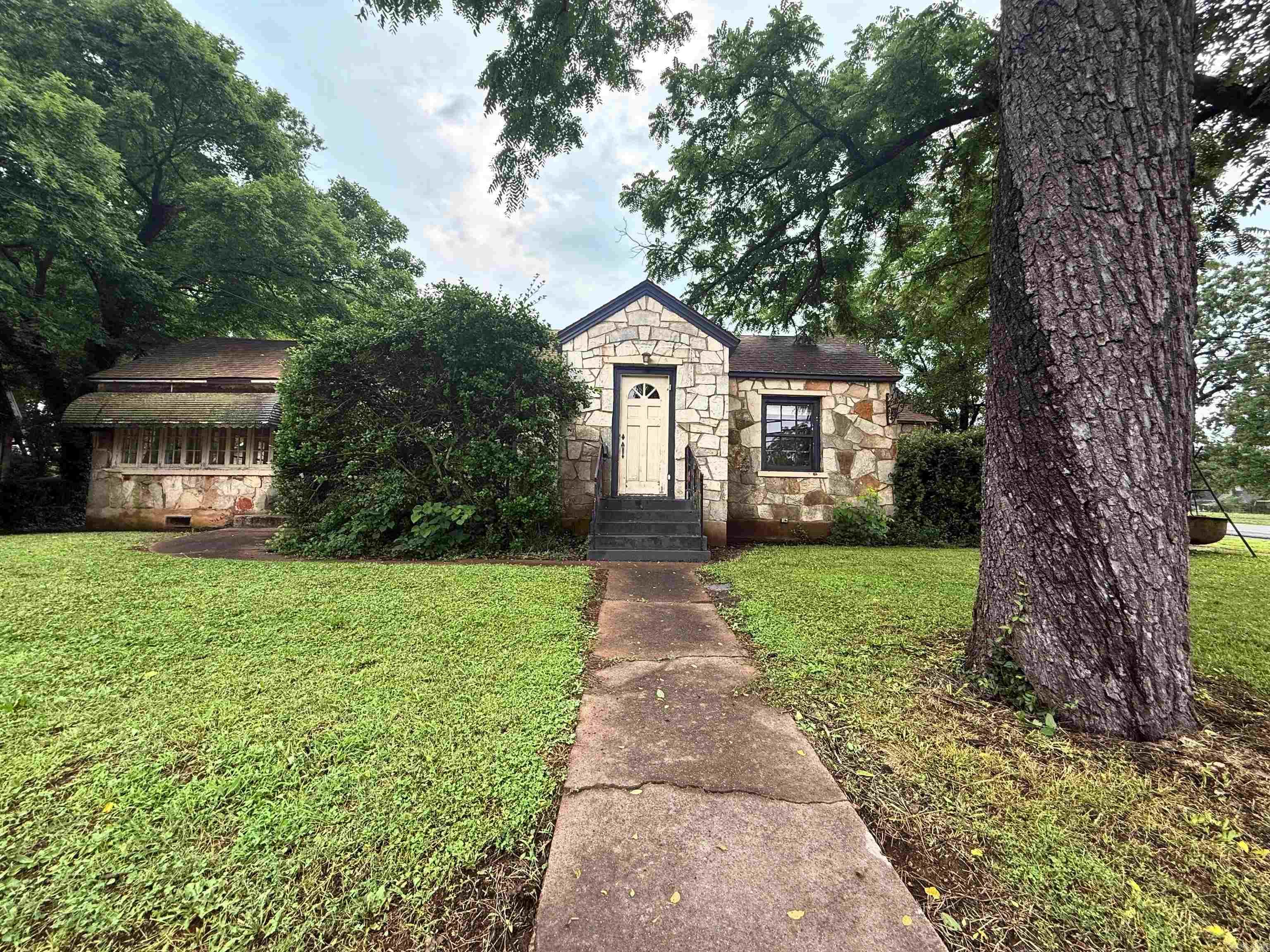 404 S 5th  Thayer, MO