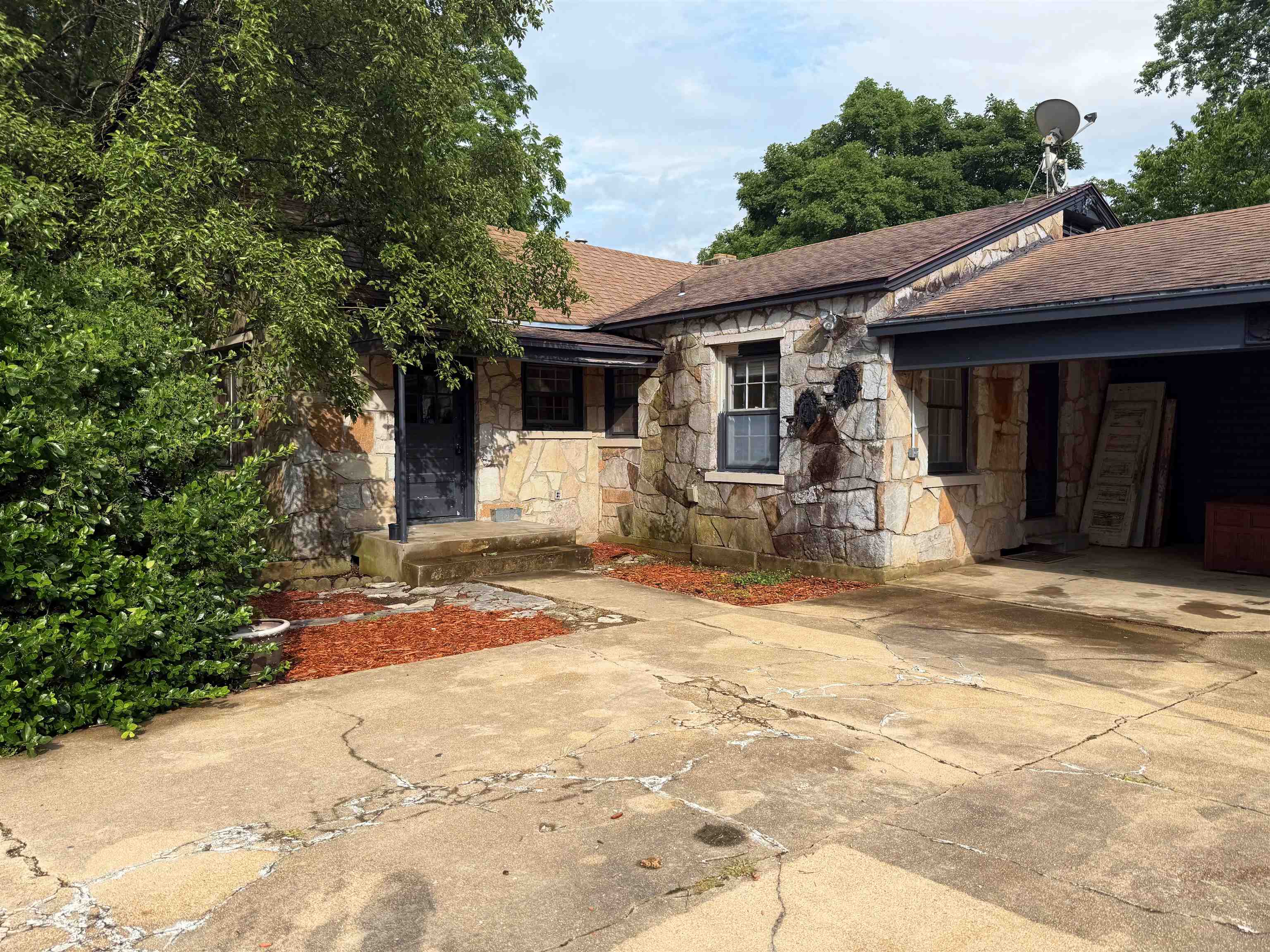 404 S 5th  Thayer, MO