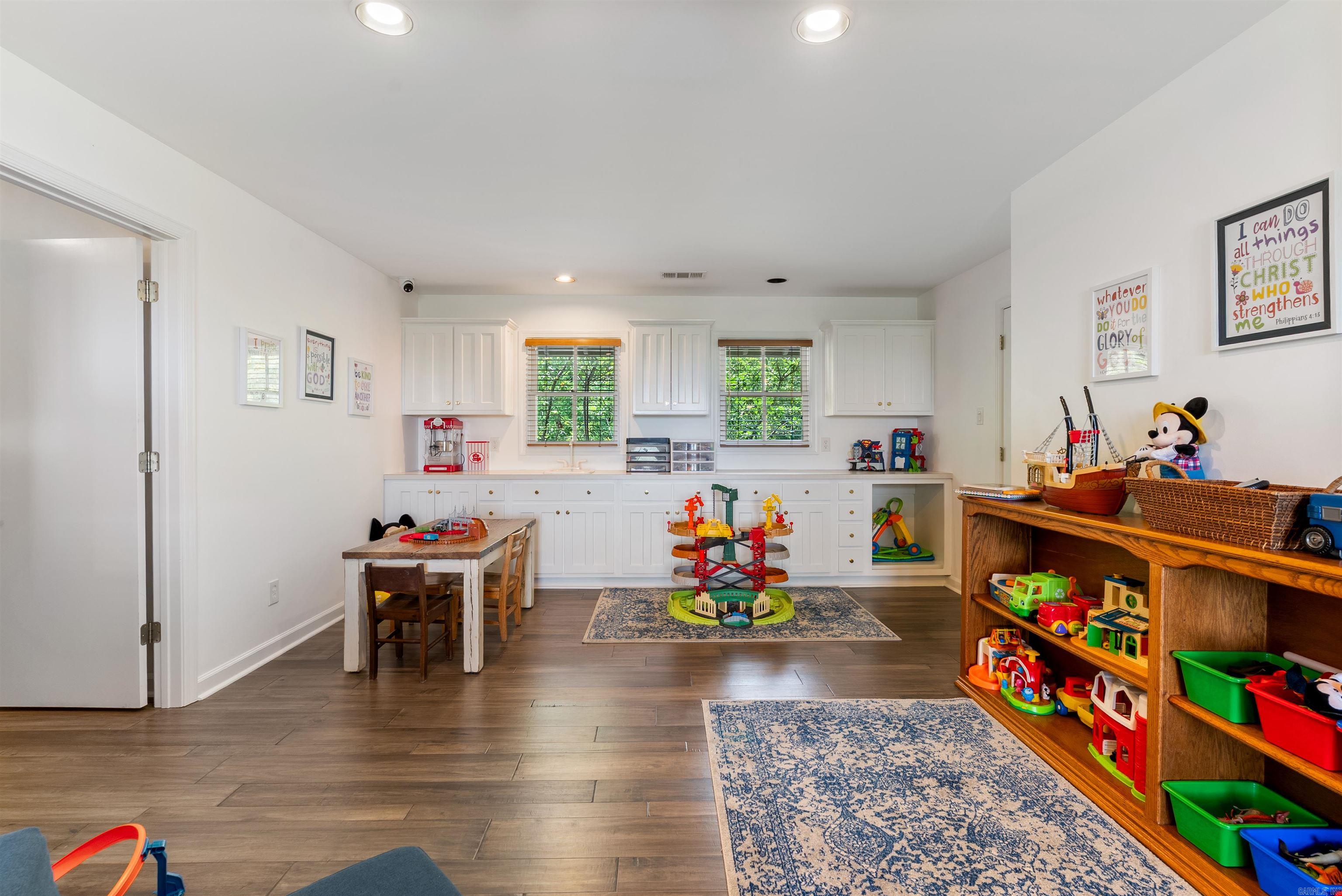 4501  Ridgefield  Little Rock, AR