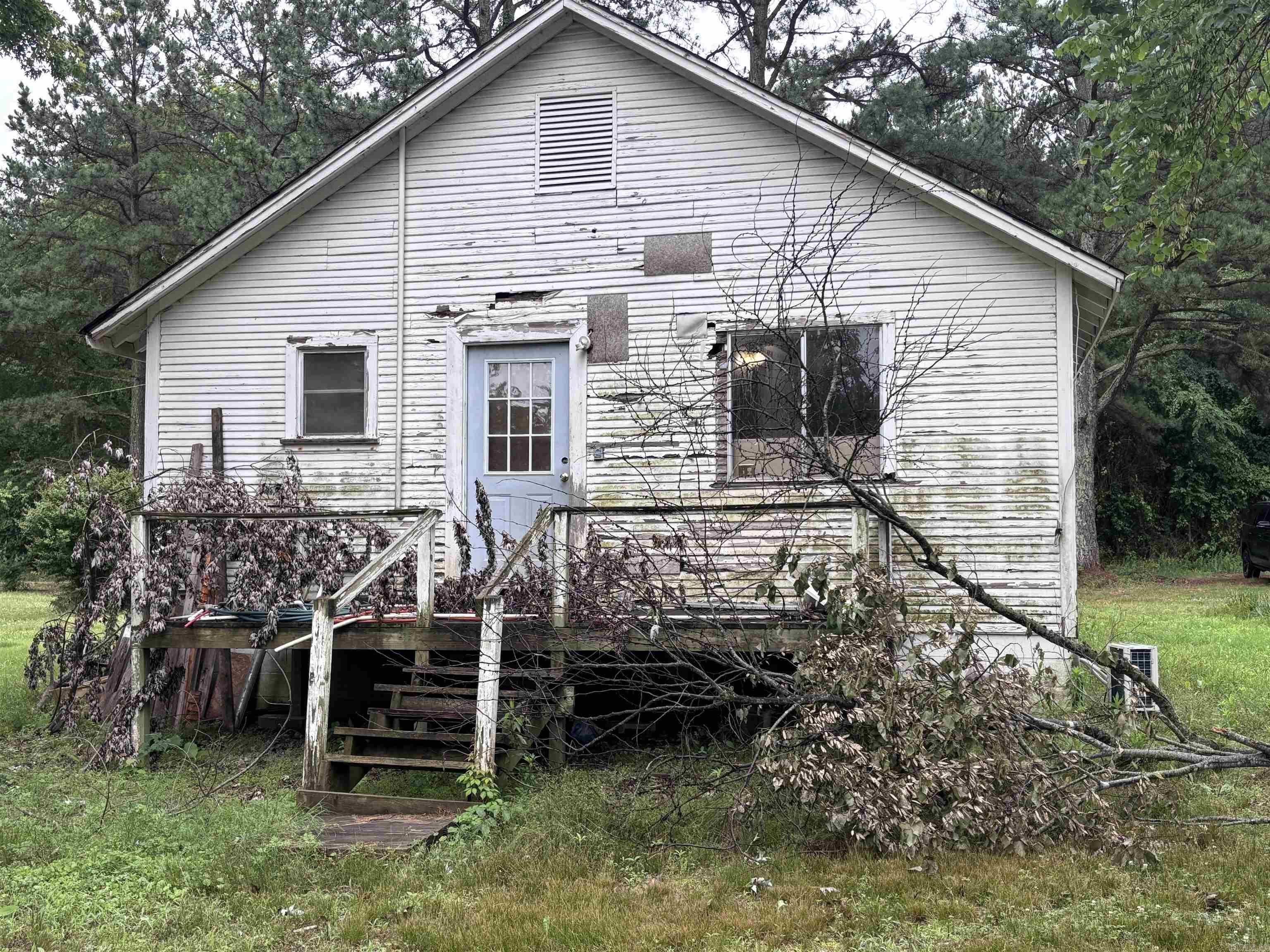 1636  Riverpoint  Clarksville, AR
