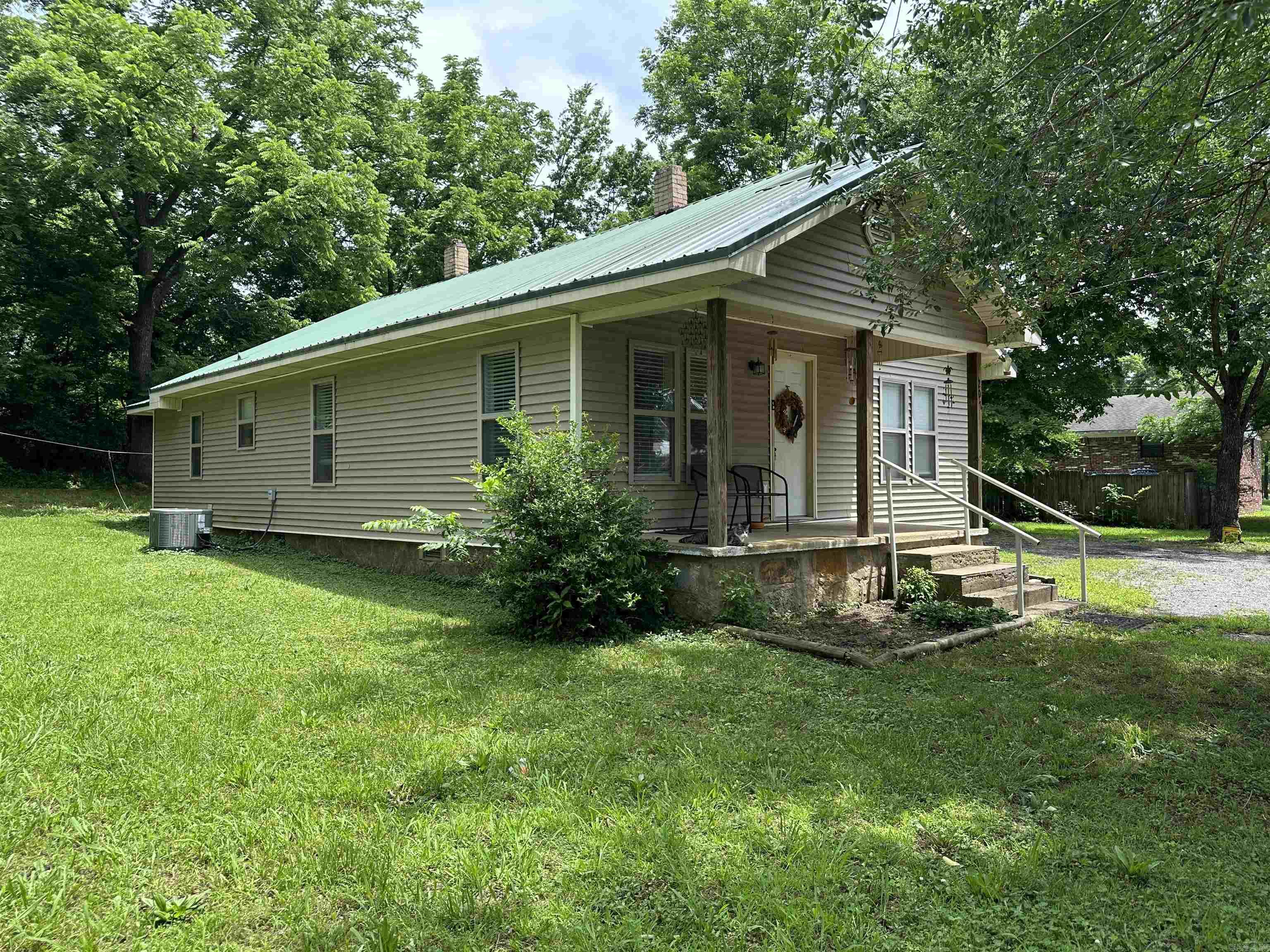 207  Spring St.  Marshall, AR