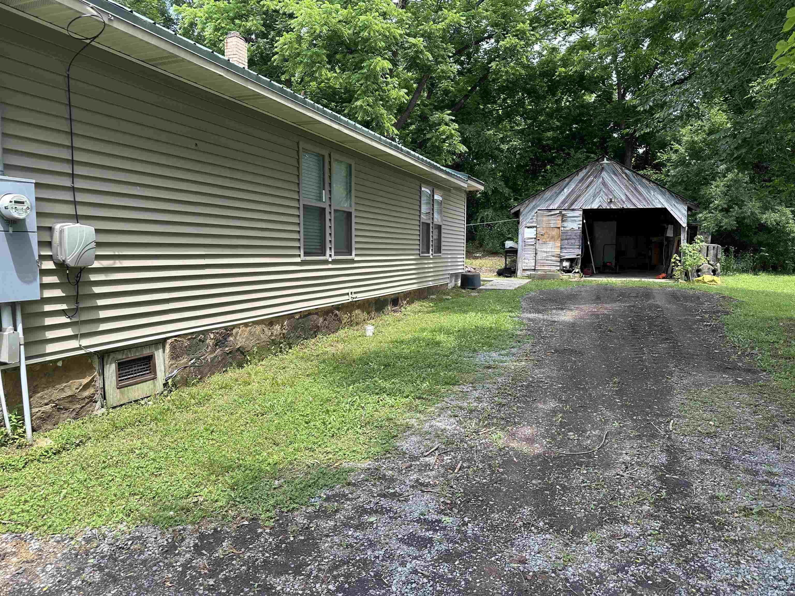 207  Spring St.  Marshall, AR