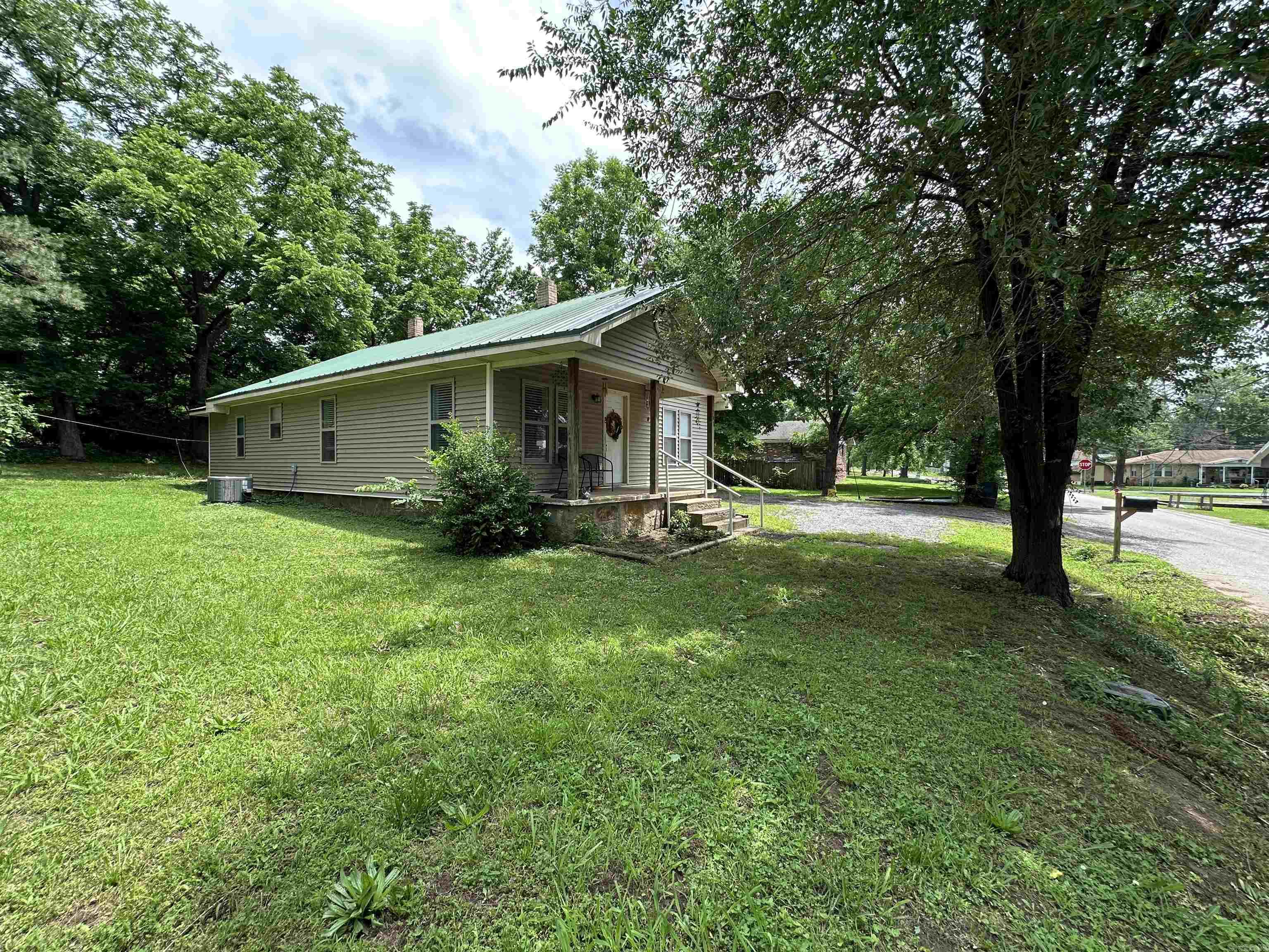 207  Spring St.  Marshall, AR