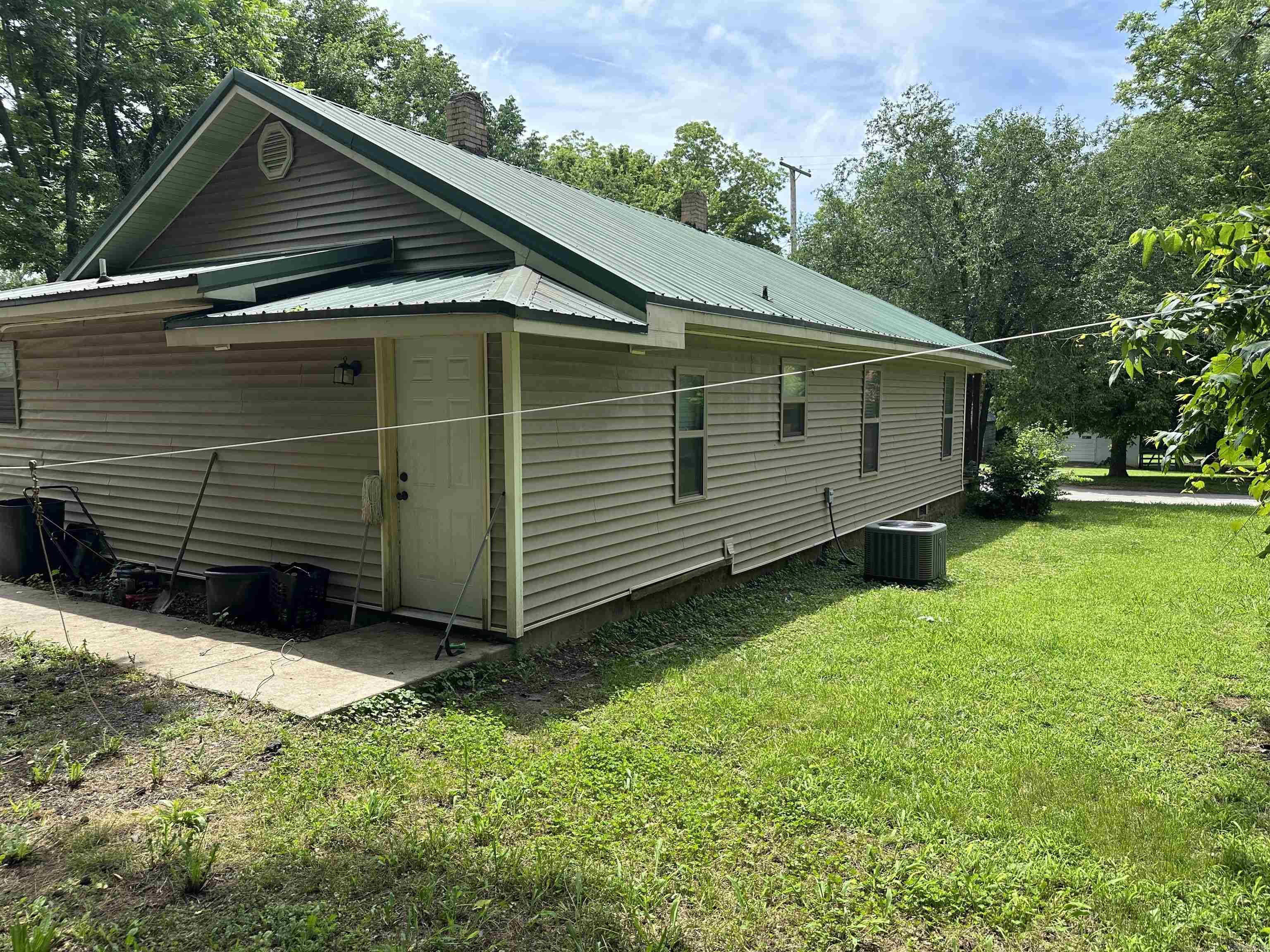 207  Spring St.  Marshall, AR