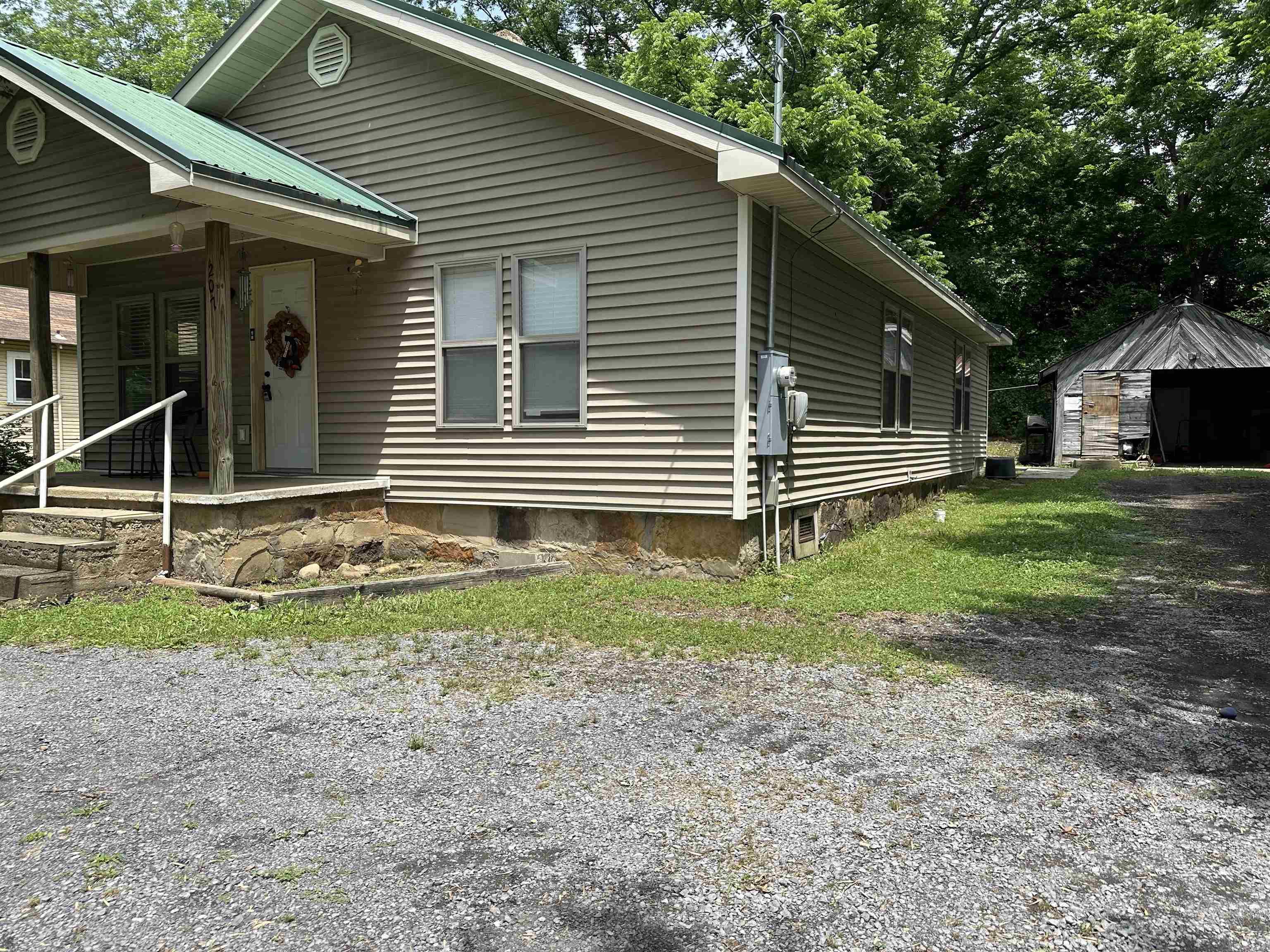 207  Spring St.  Marshall, AR