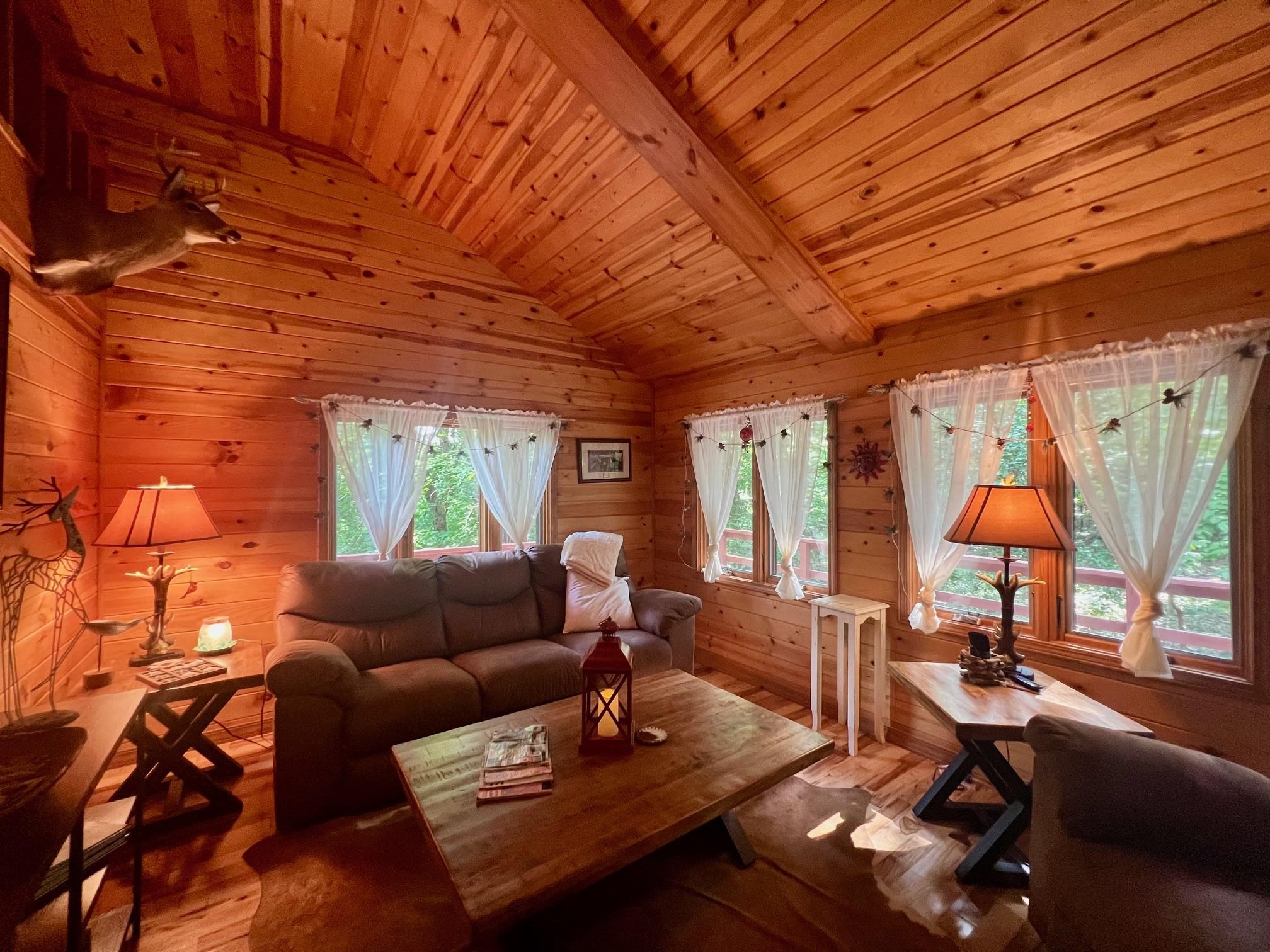 8601  Nine Mile Ridge  Hardy, AR