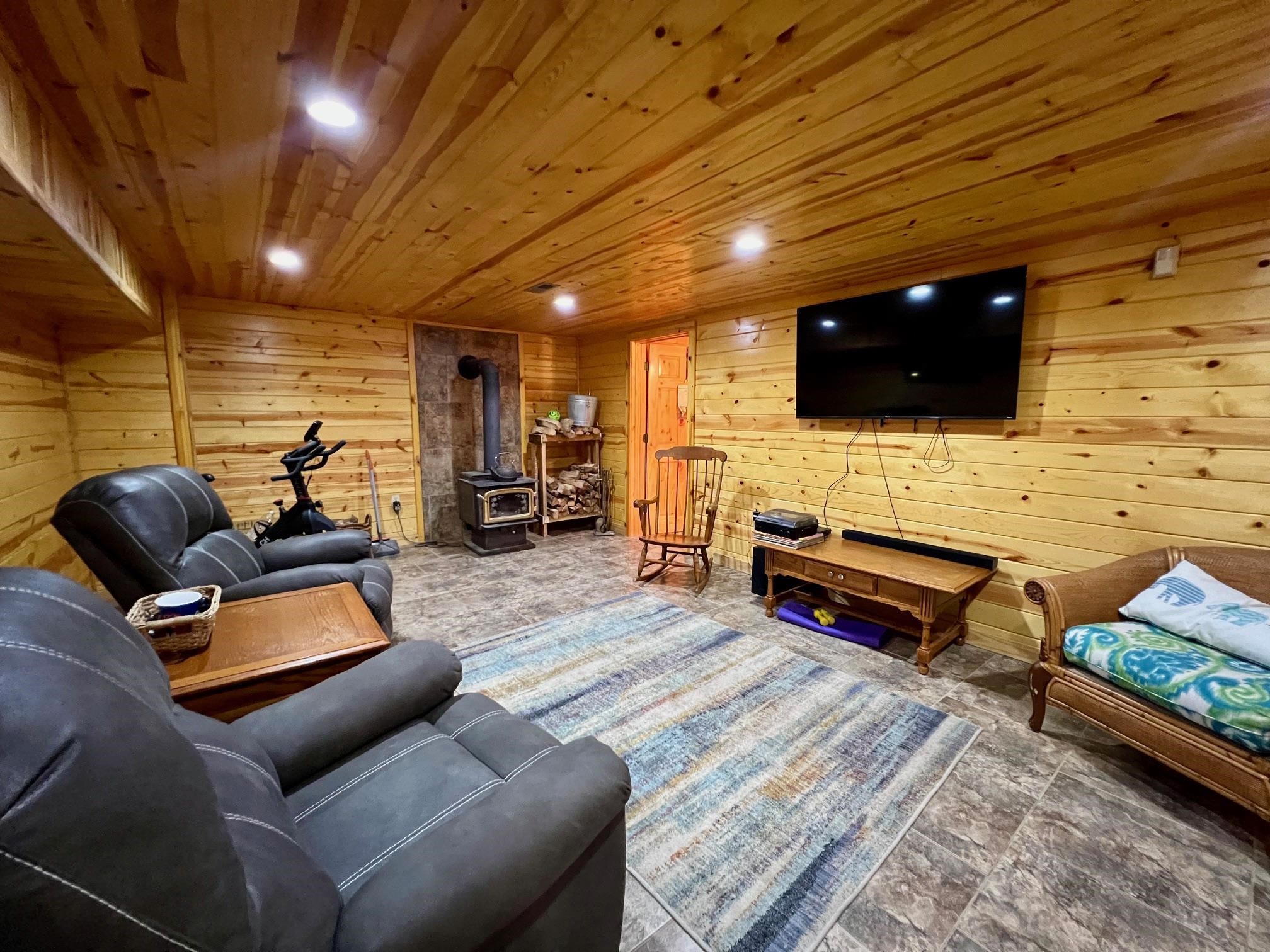 8601  Nine Mile Ridge  Hardy, AR