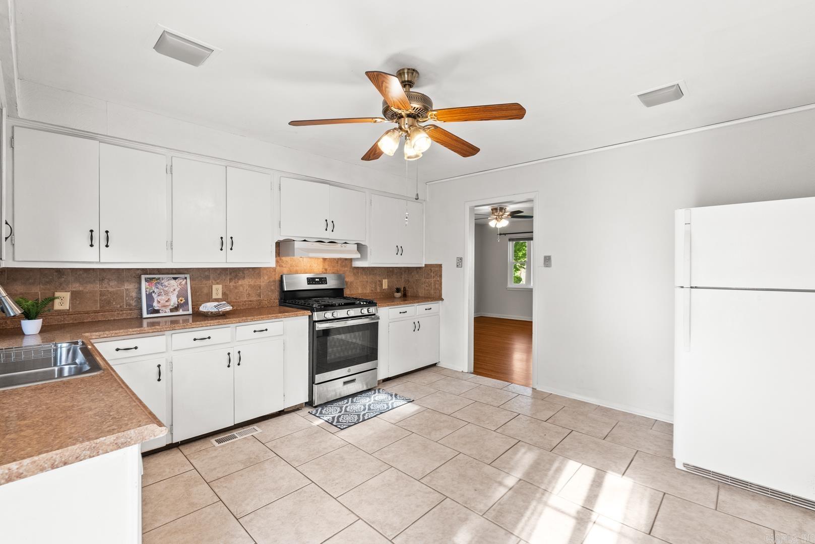 104  Parkview  North Little Rock, AR