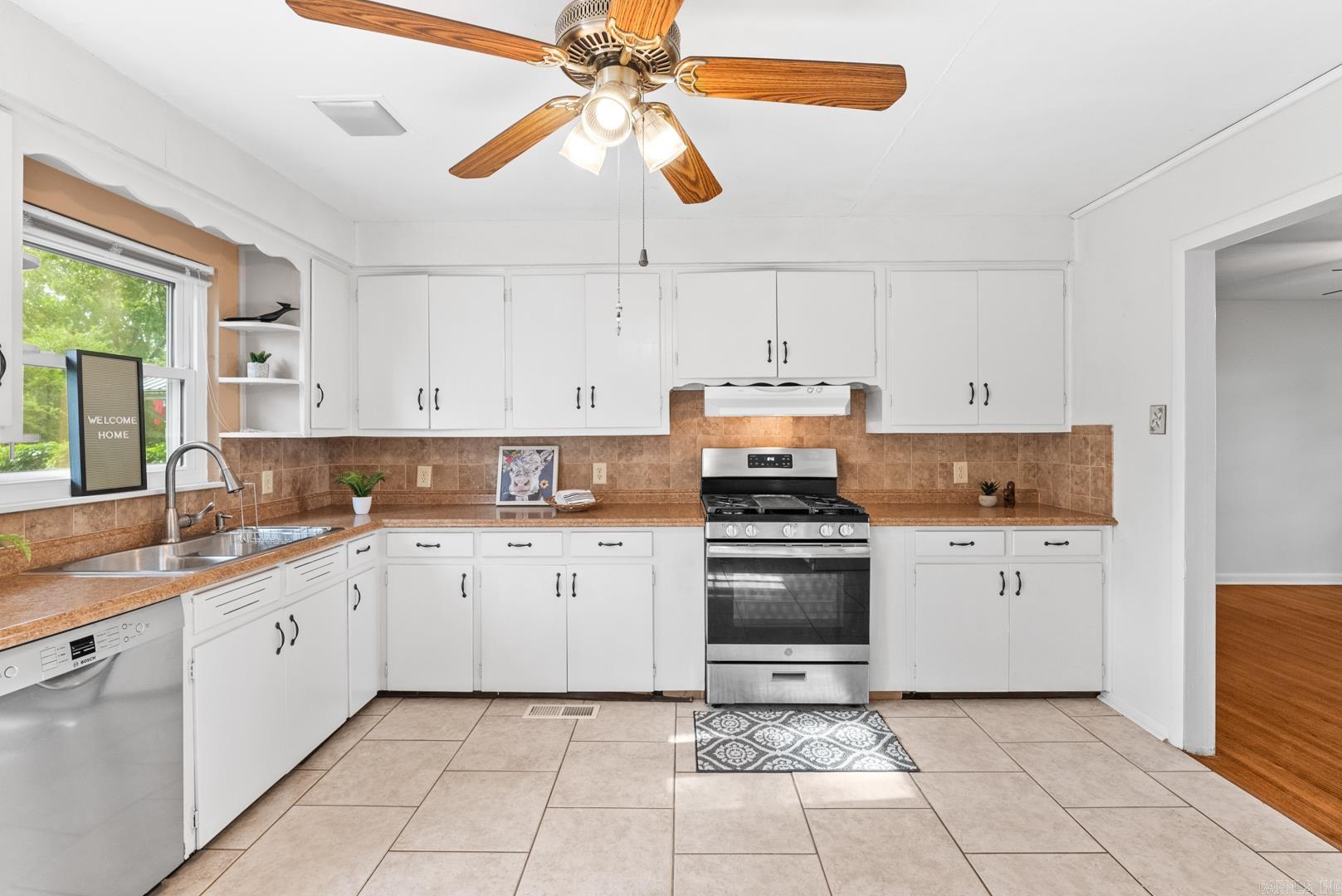 104  Parkview  North Little Rock, AR