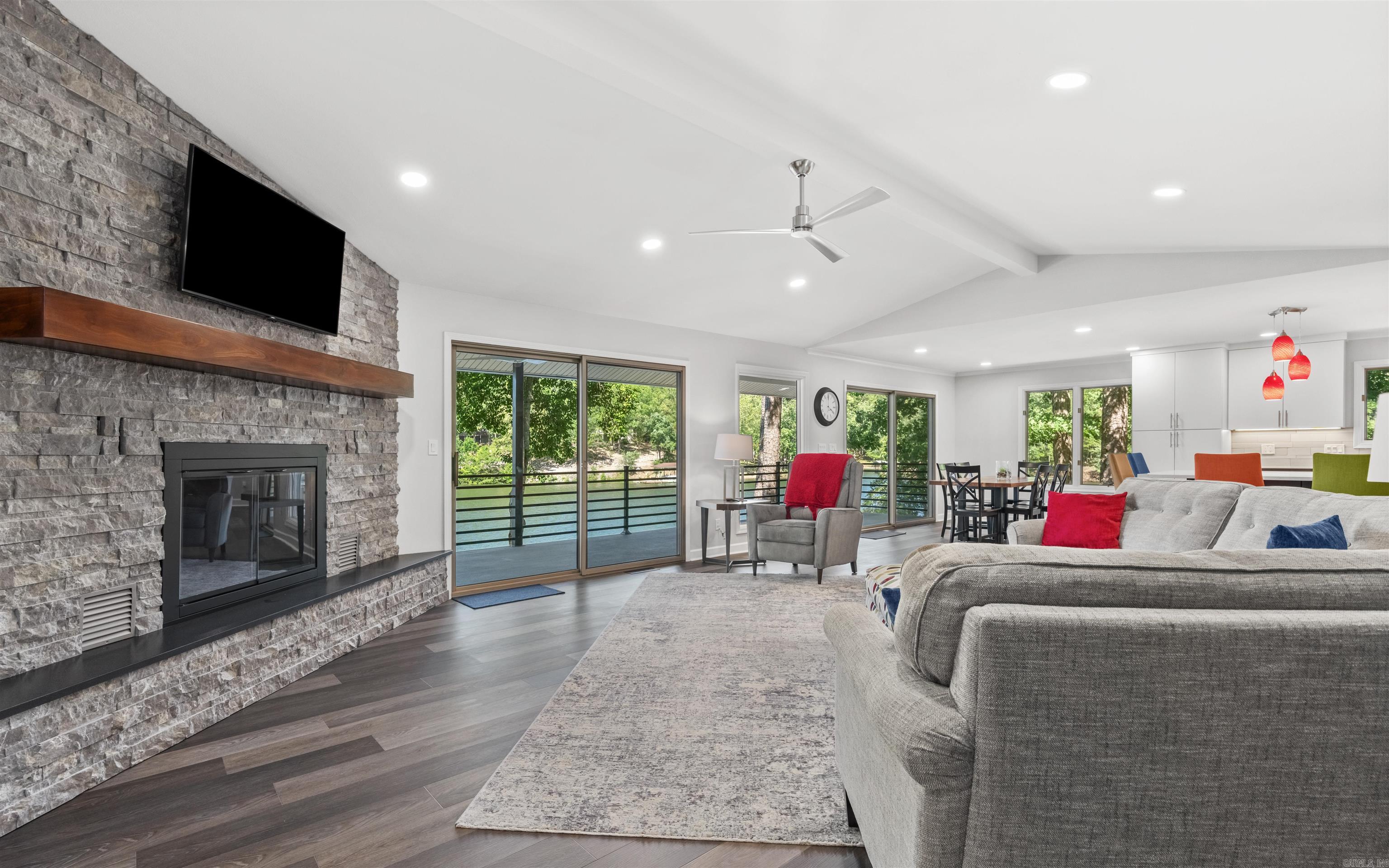 9 Llana  Hot Springs Village, AR