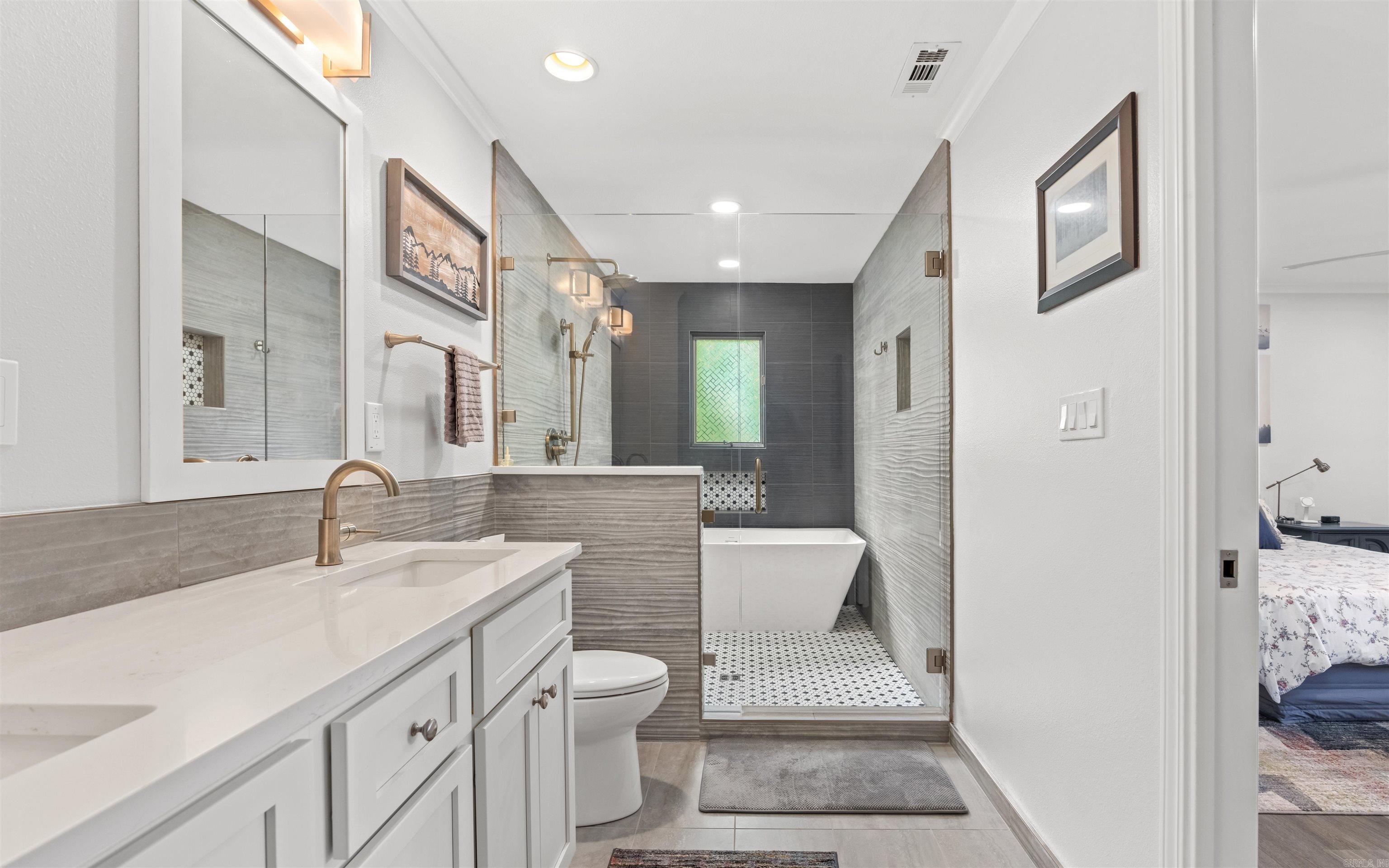 9 Llana  Hot Springs Village, AR