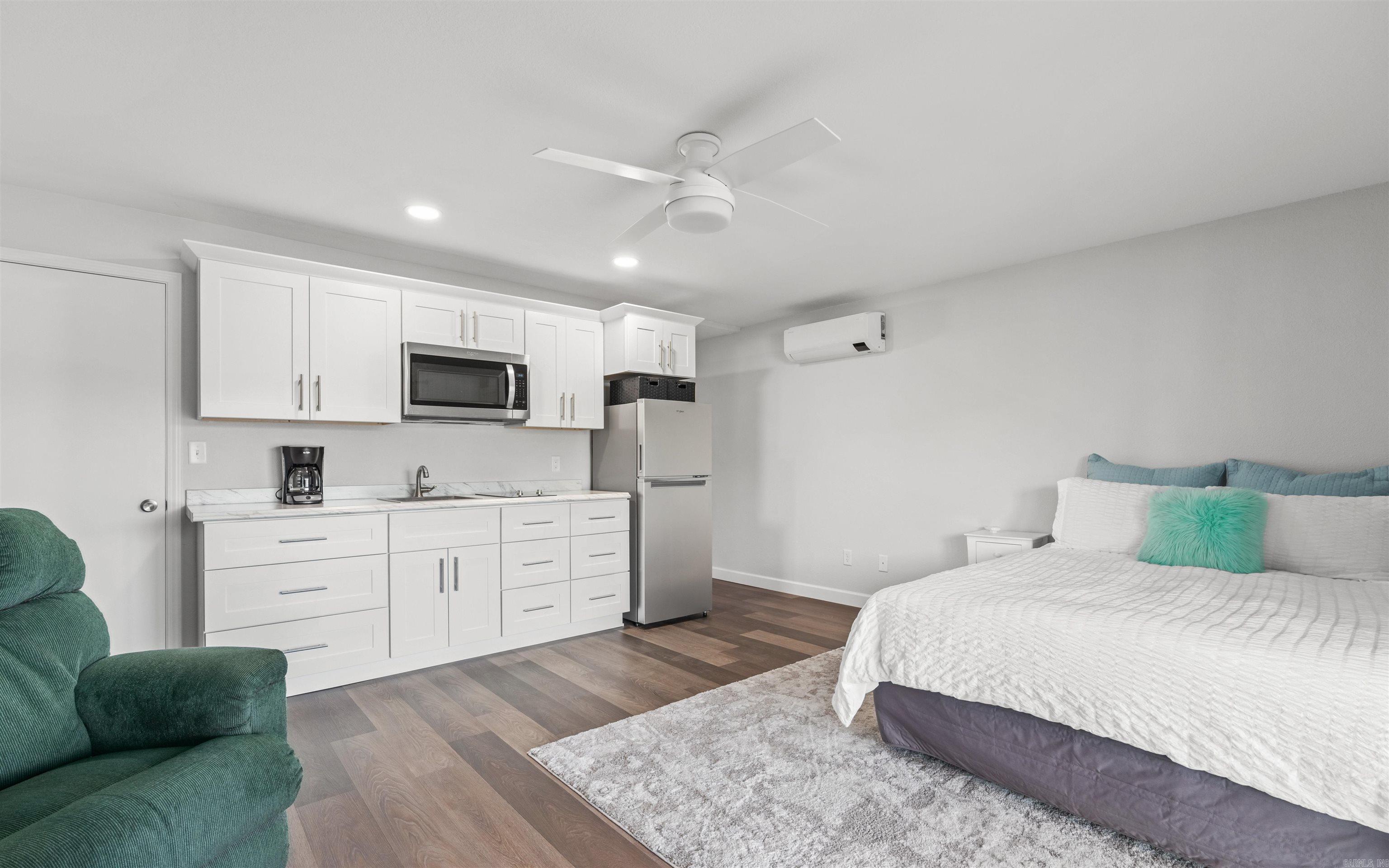 9 Llana  Hot Springs Village, AR