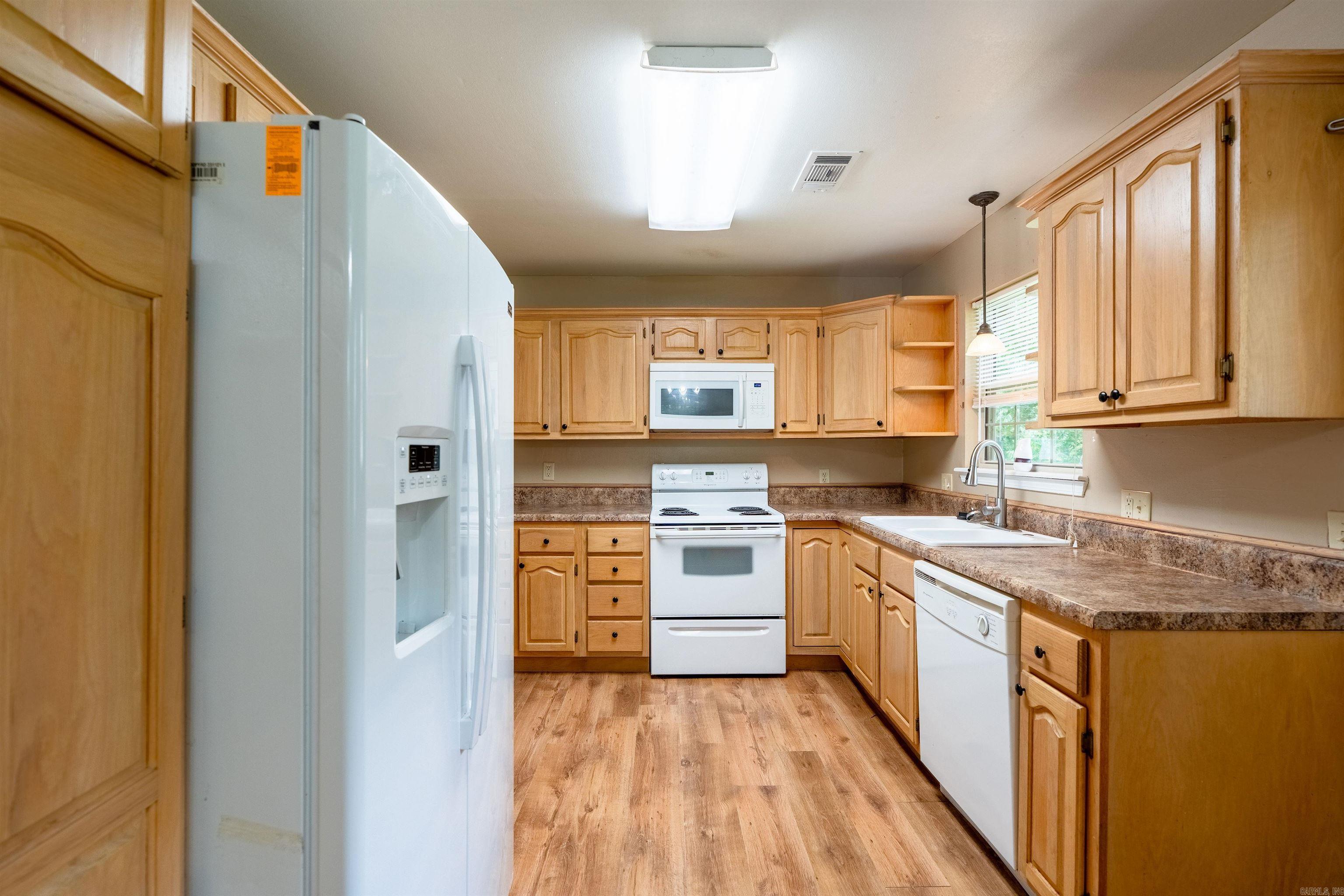 304  Main  Letona, AR