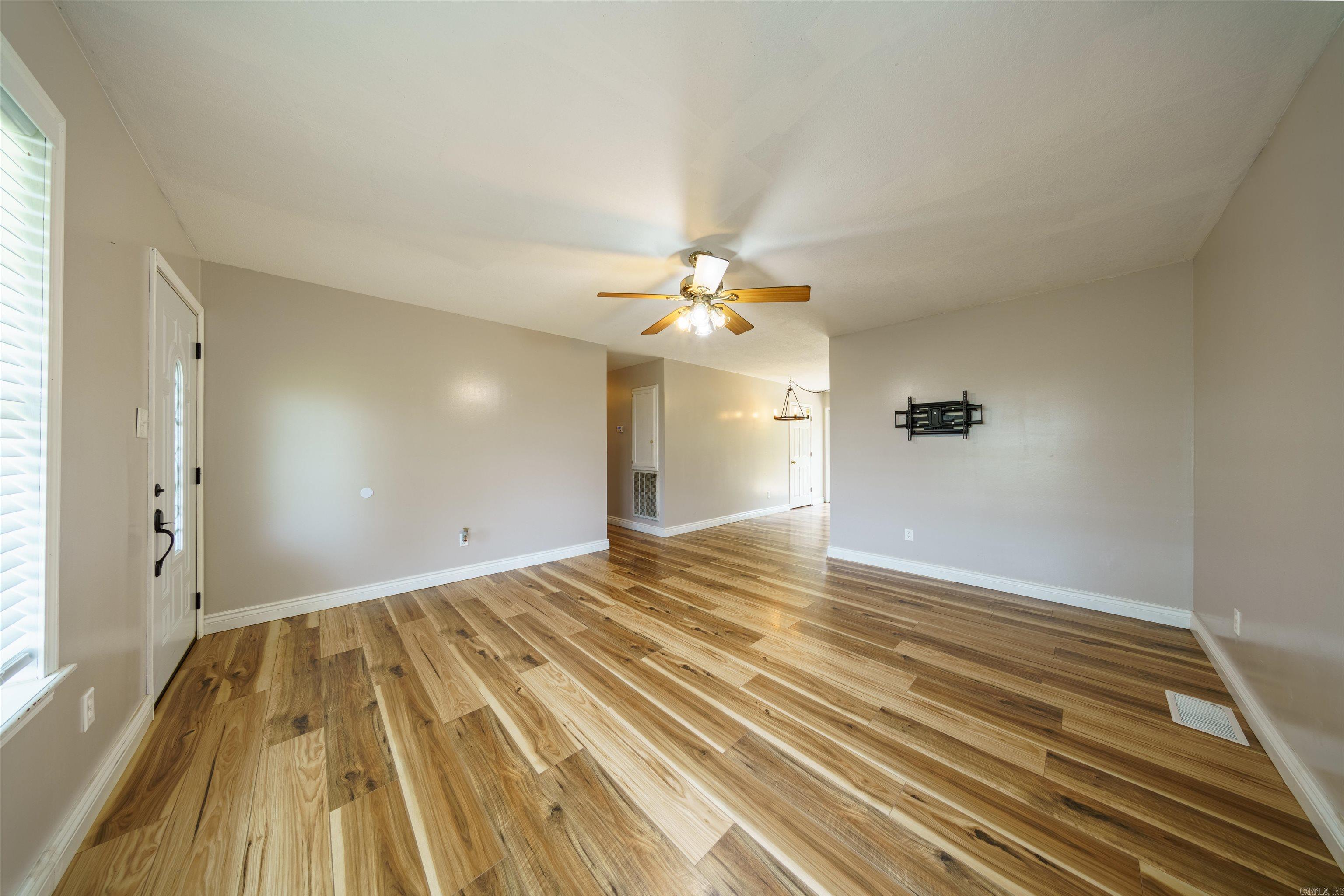 569  Hamlett Springs  Cave City, AR