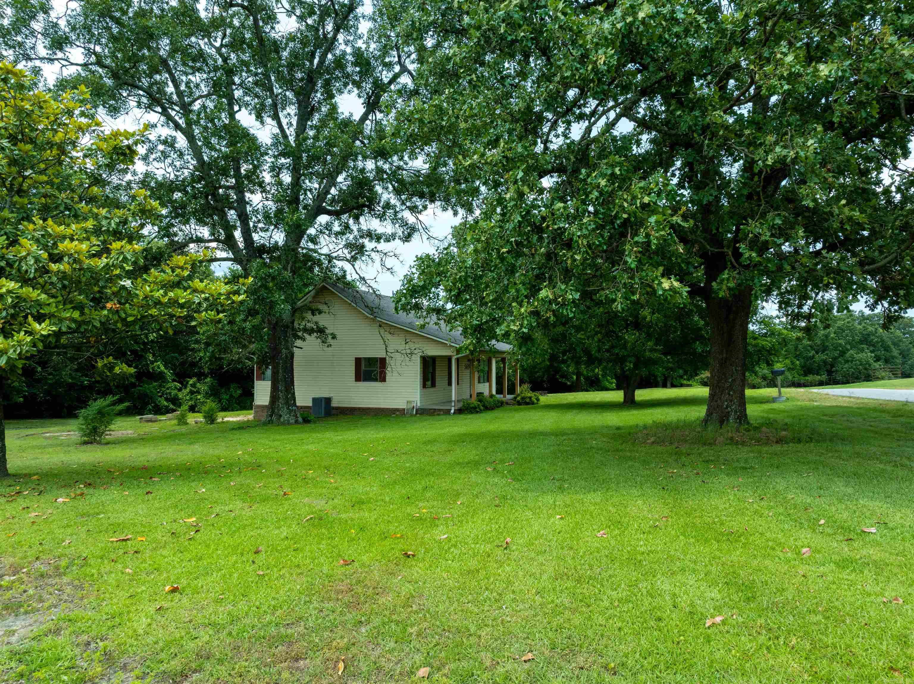 569  Hamlett Springs  Cave City, AR
