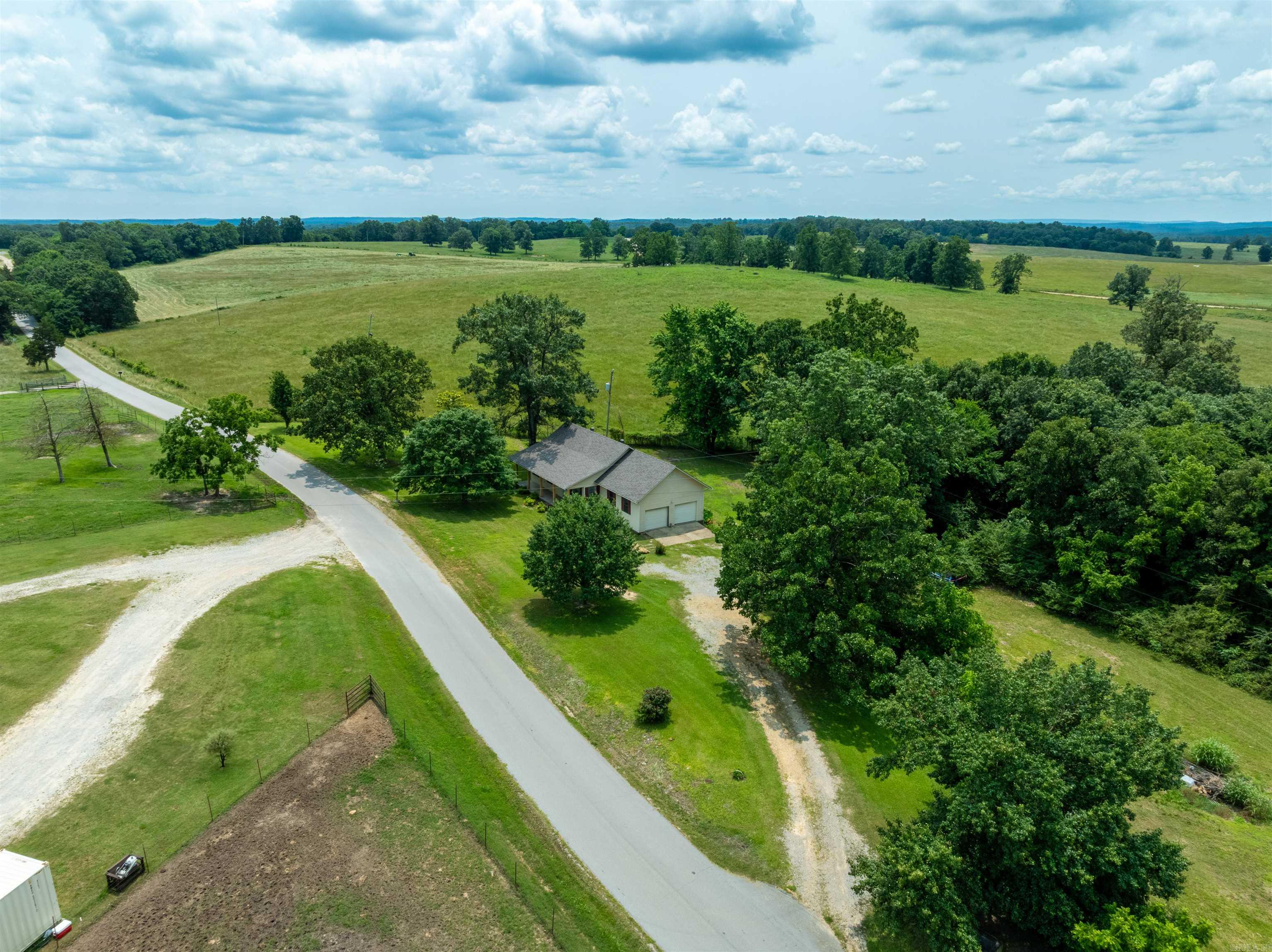 569  Hamlett Springs  Cave City, AR