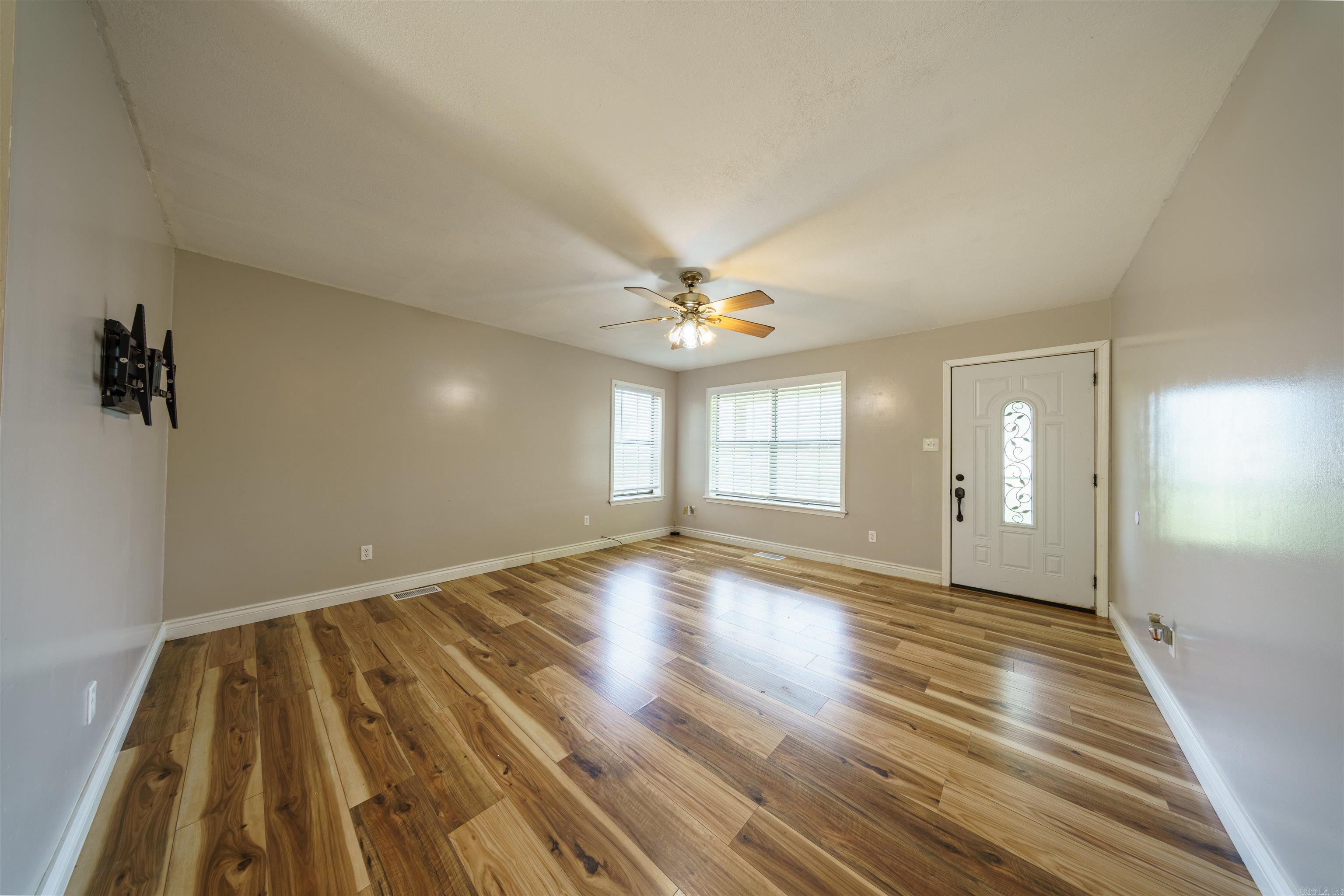 569  Hamlett Springs  Cave City, AR