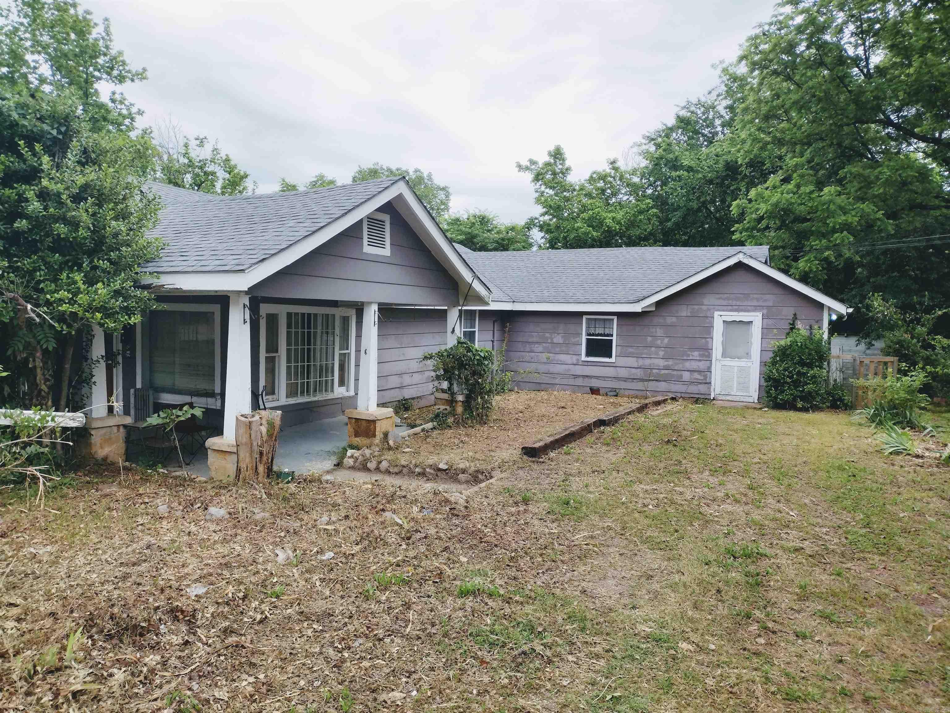 205  N Peabody  Mountain View, AR