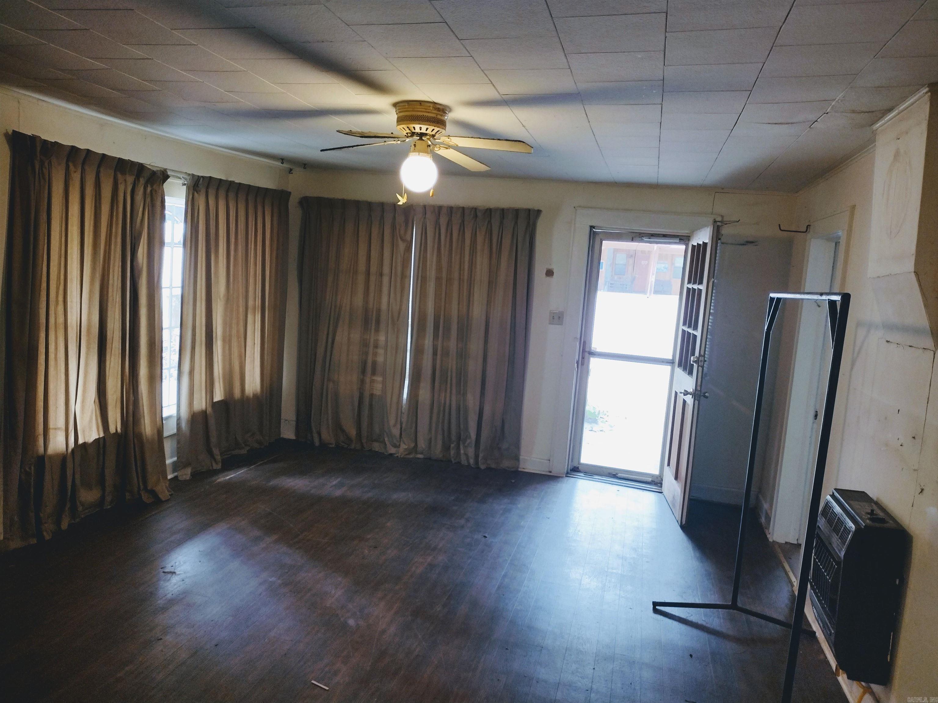 205  N Peabody  Mountain View, AR