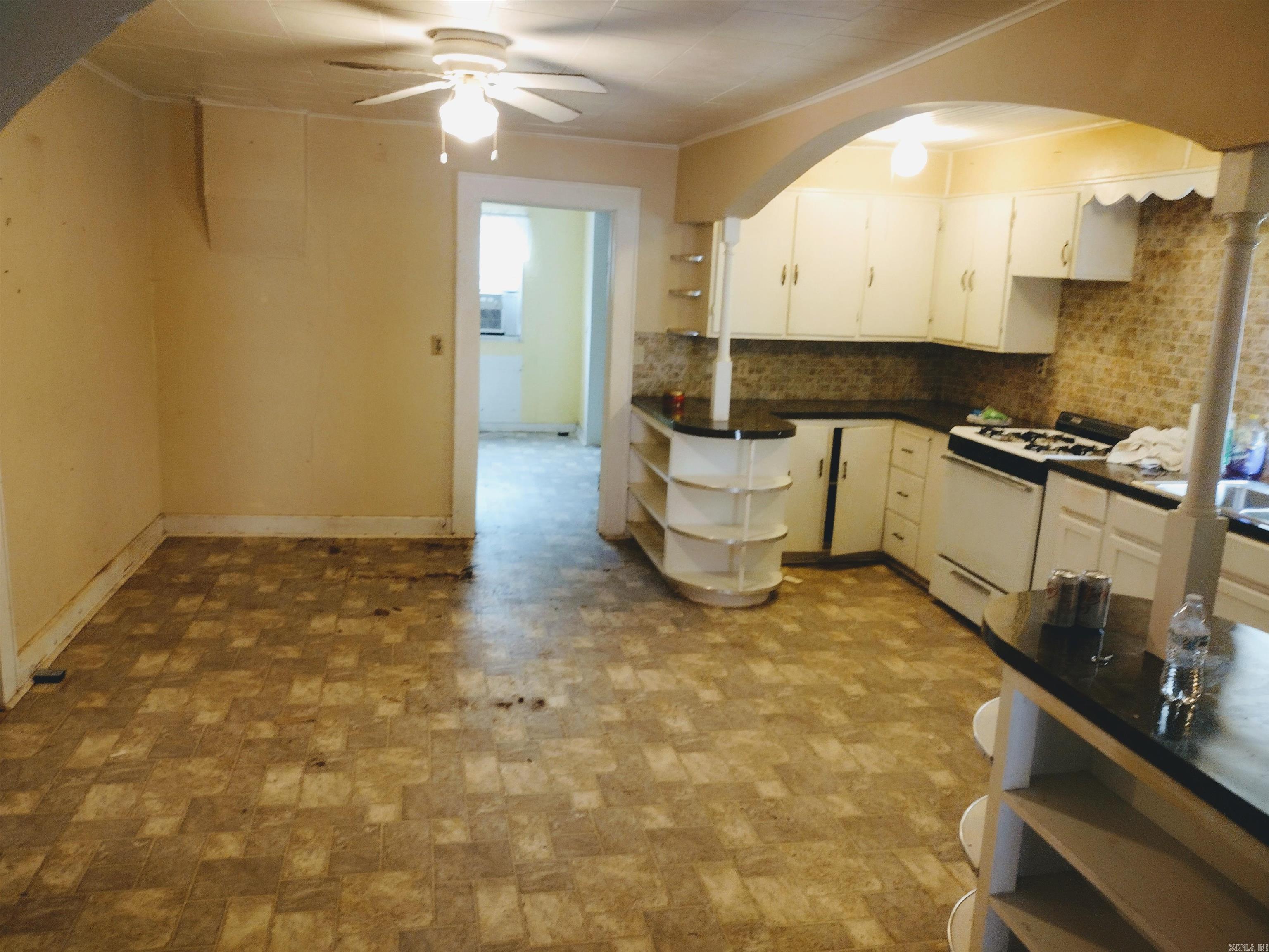 205  N Peabody  Mountain View, AR