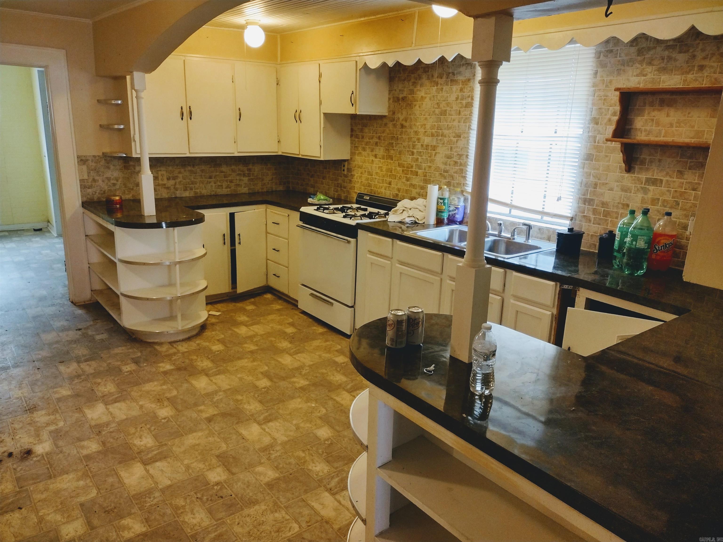 205  N Peabody  Mountain View, AR