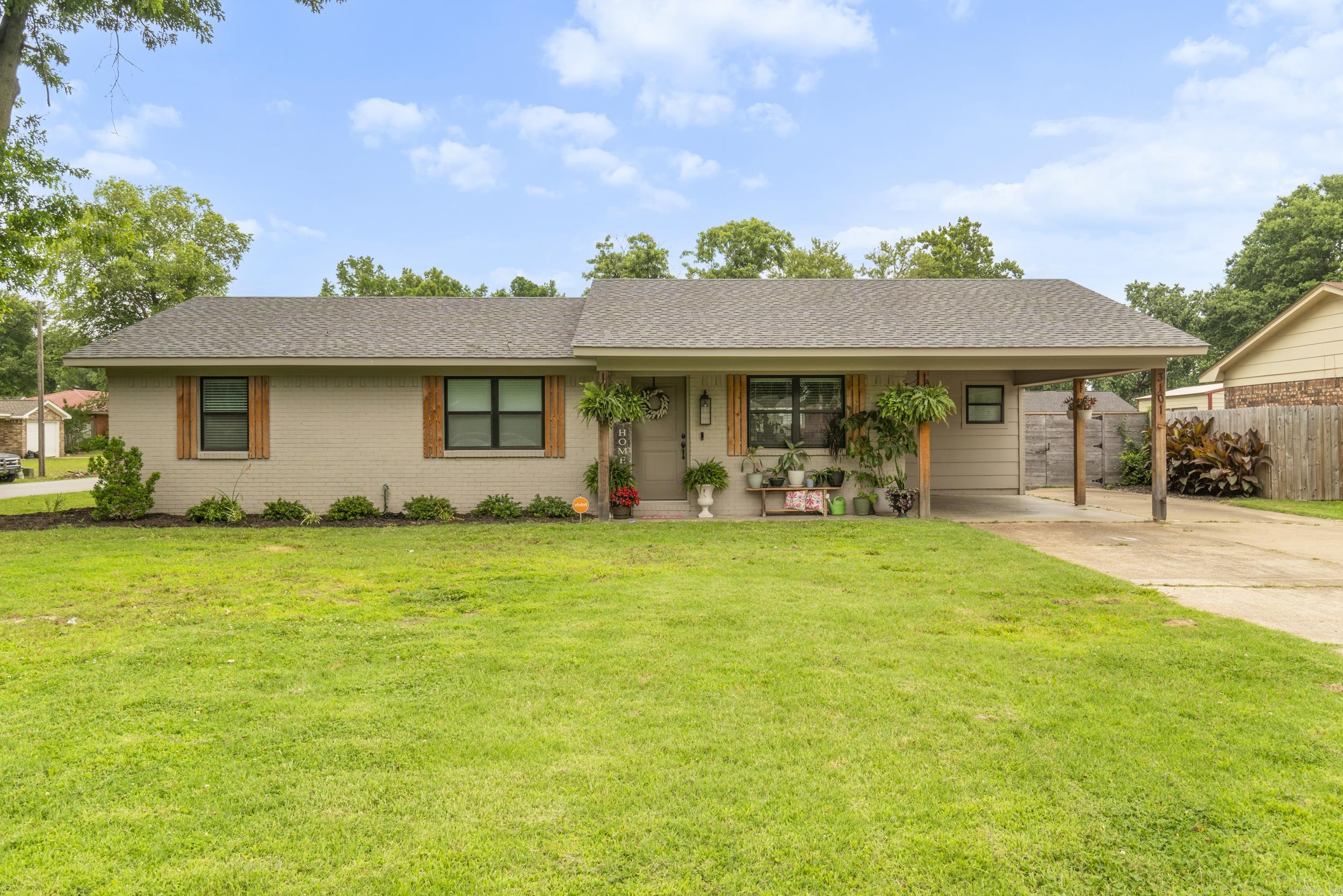 3101  Lax St  Newport, AR