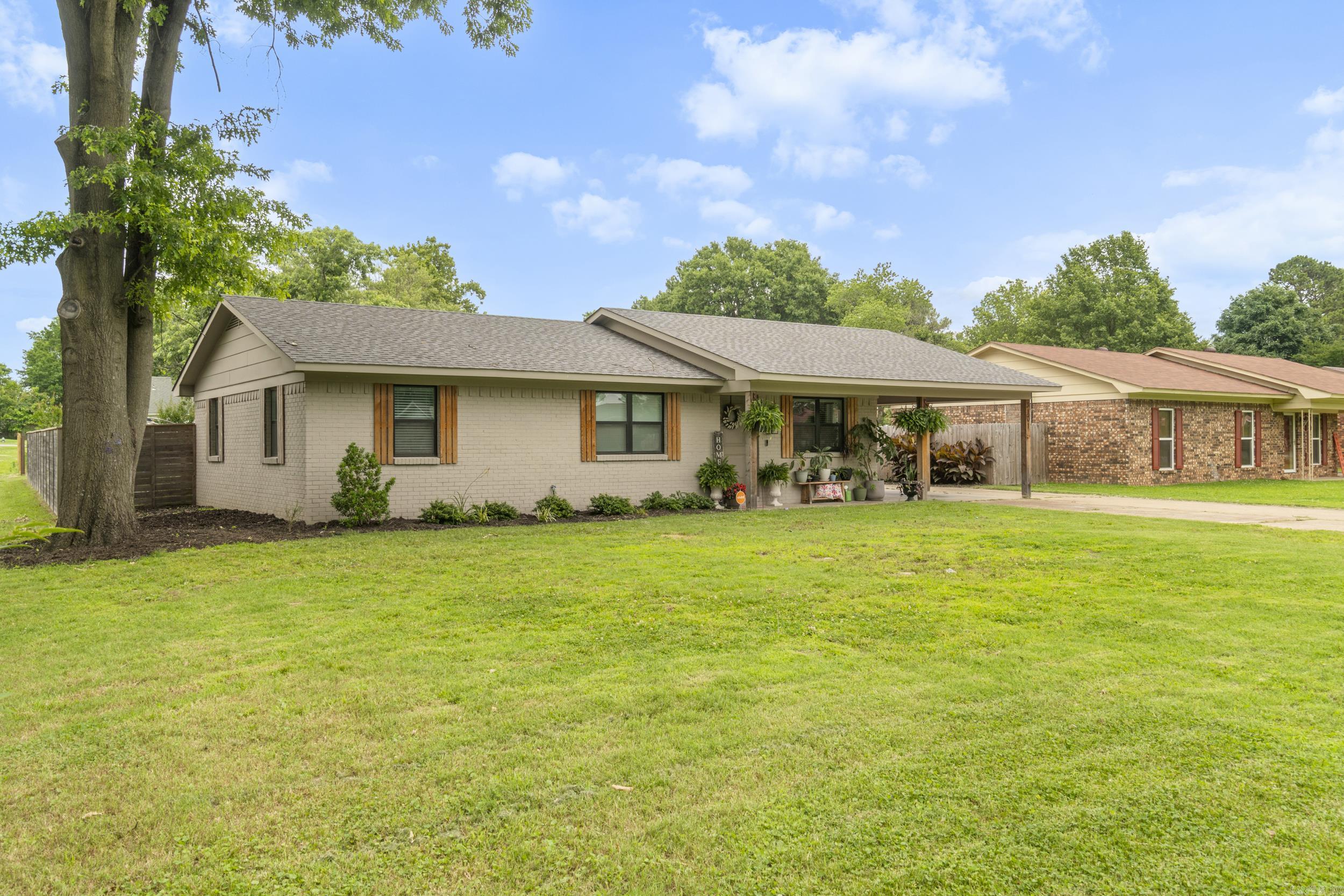 3101  Lax St  Newport, AR