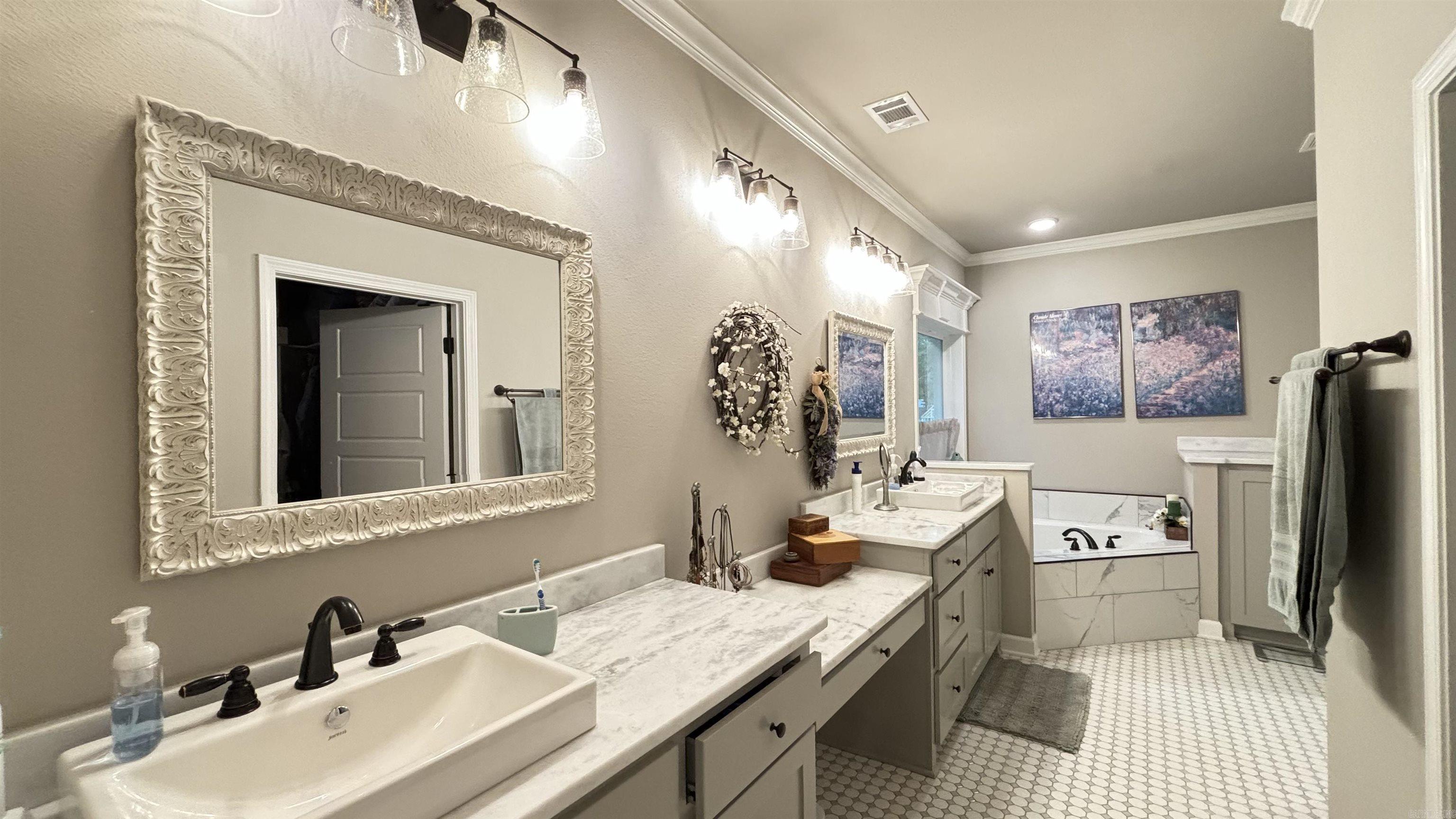 9040  Greenstone  Alexander, AR