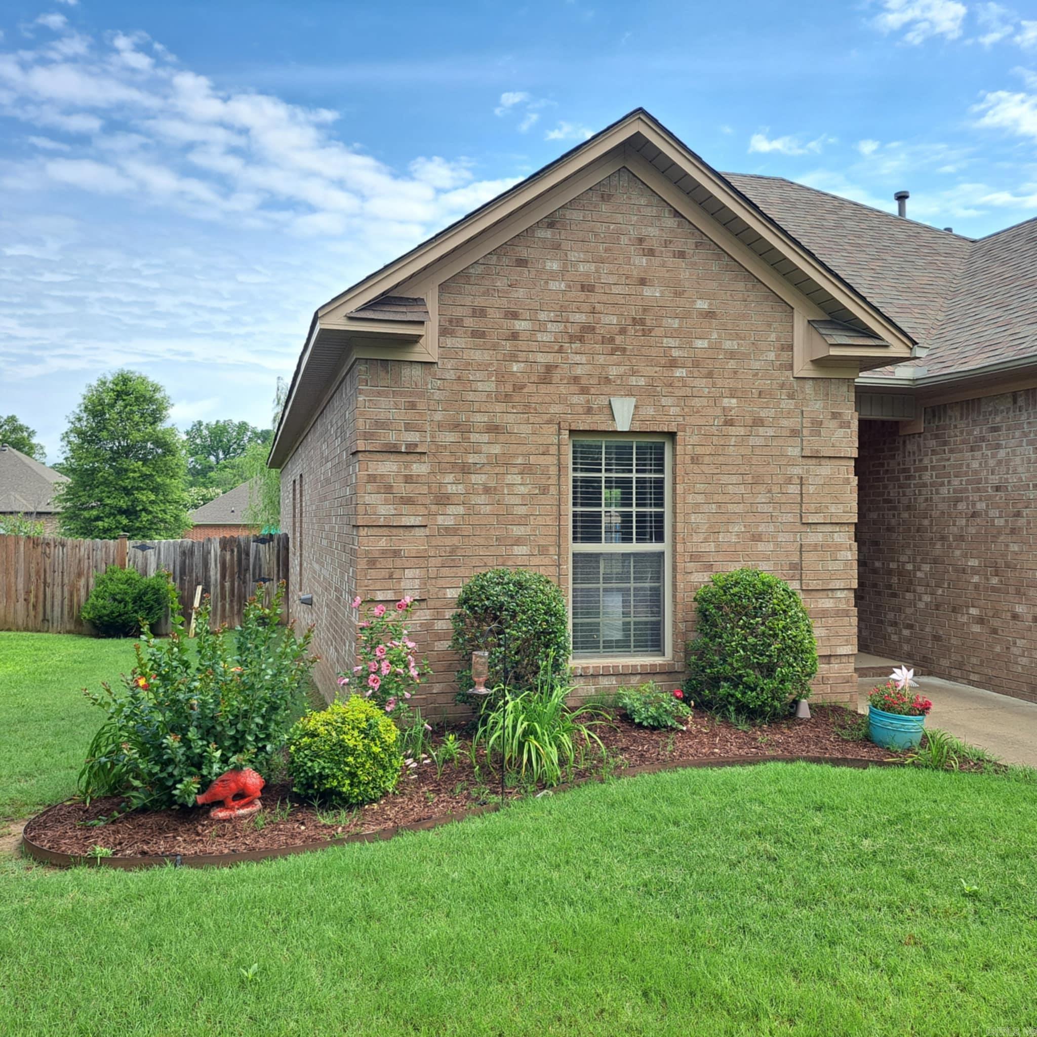 76  Oak Tree  Conway, AR
