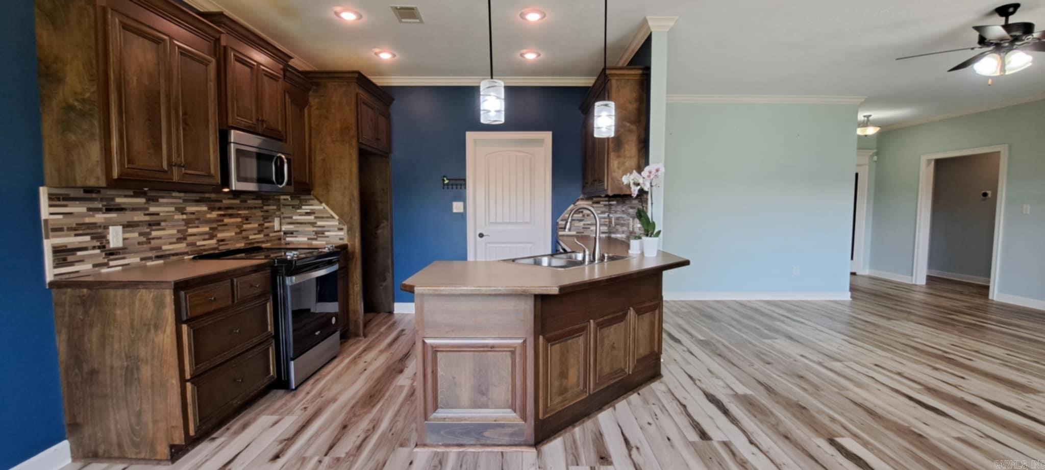 76  Oak Tree  Conway, AR
