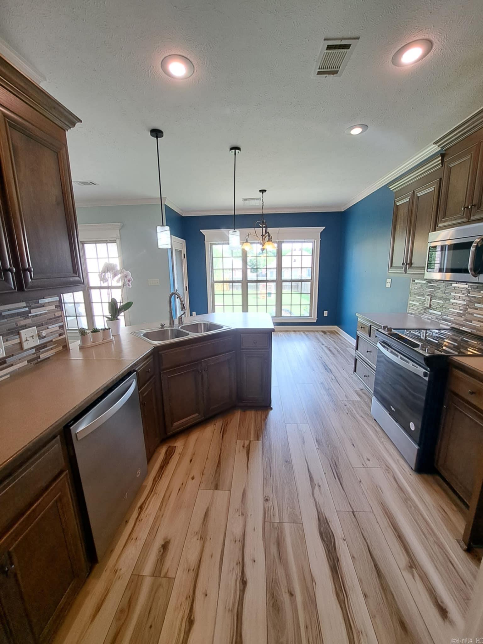 76  Oak Tree  Conway, AR