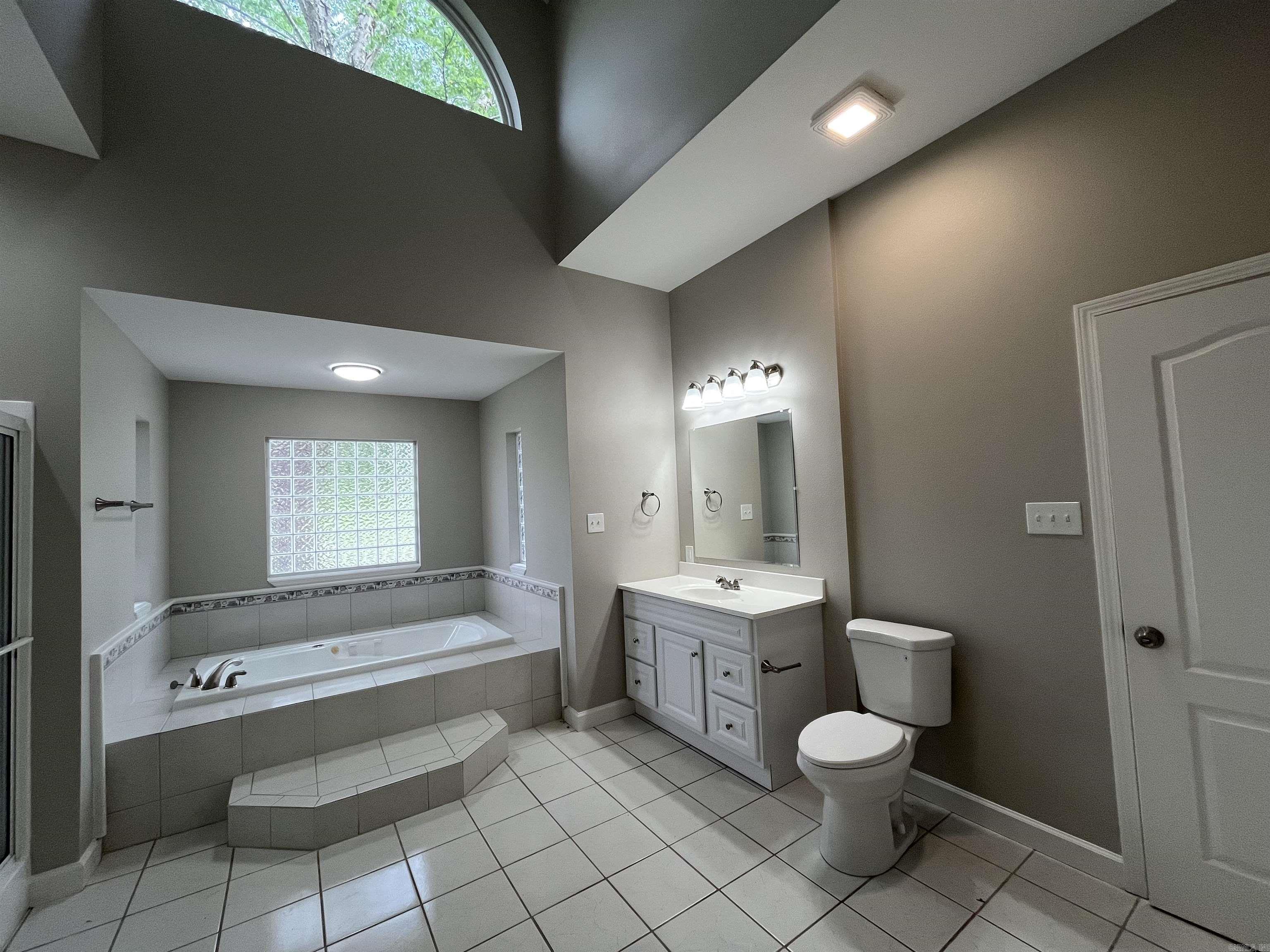 2015  Azalea Dr  Malvern, AR