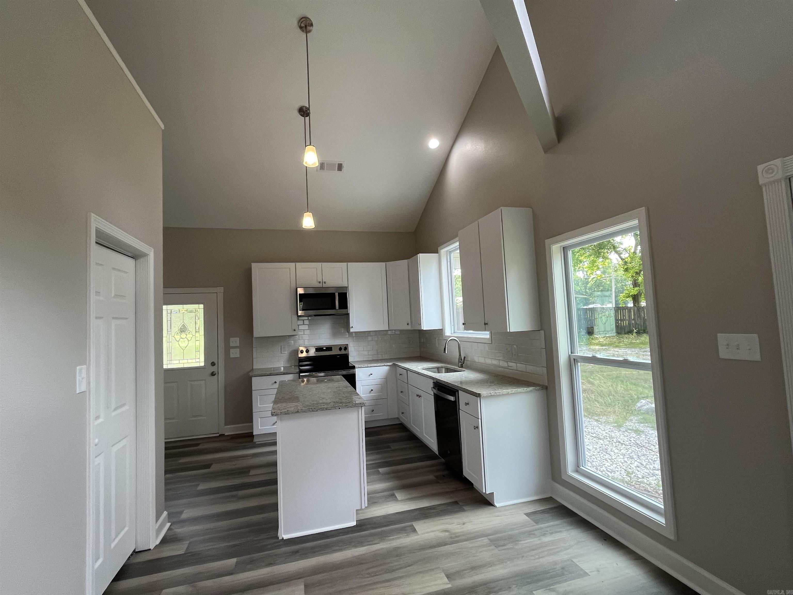 2015  Azalea Dr  Malvern, AR