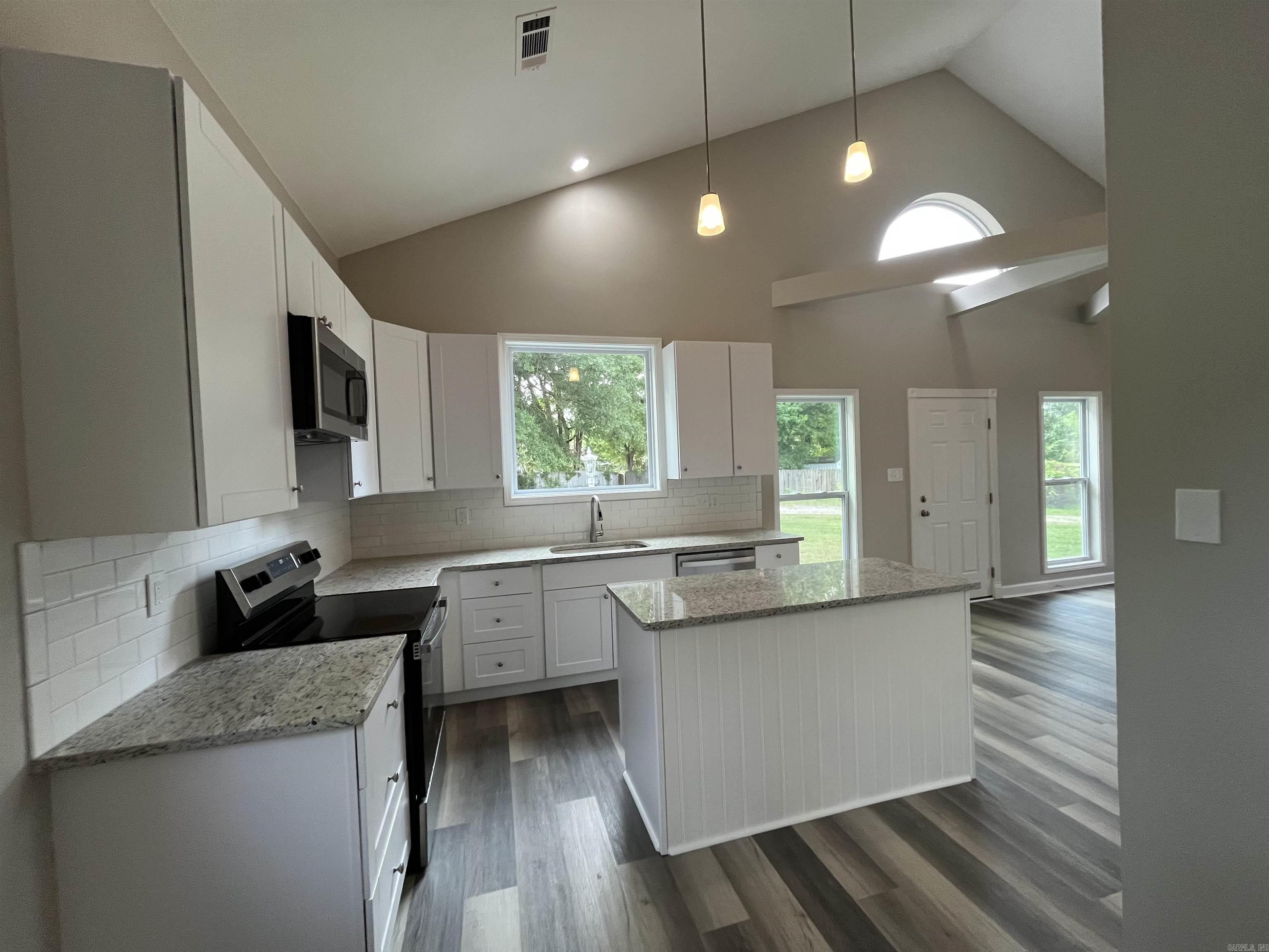 2015  Azalea Dr  Malvern, AR