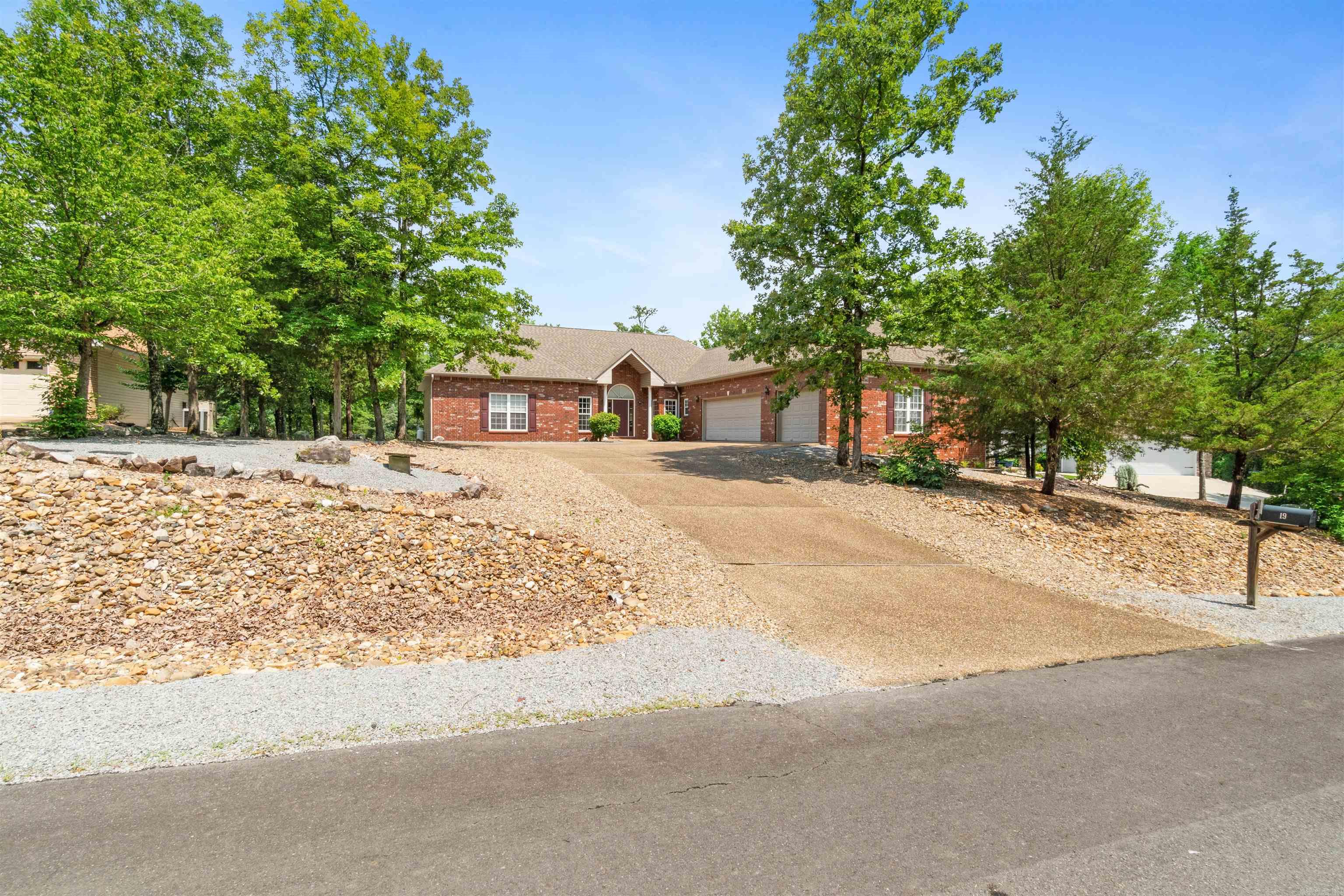 19  Brilliante Circle 19 Brilliante Circle Hot Springs Village, AR