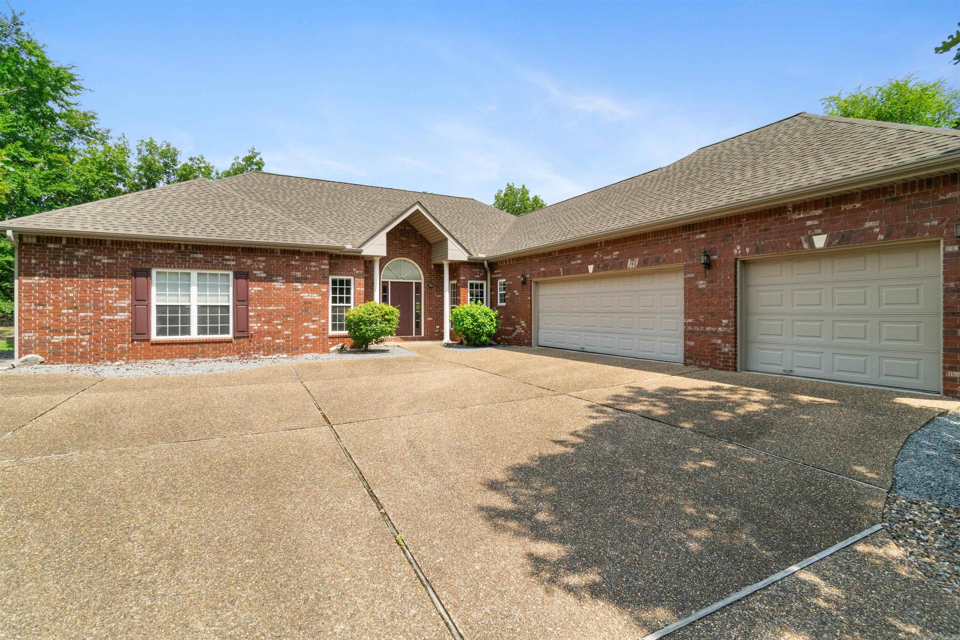 19  Brilliante Circle 19 Brilliante Circle Hot Springs Village, AR