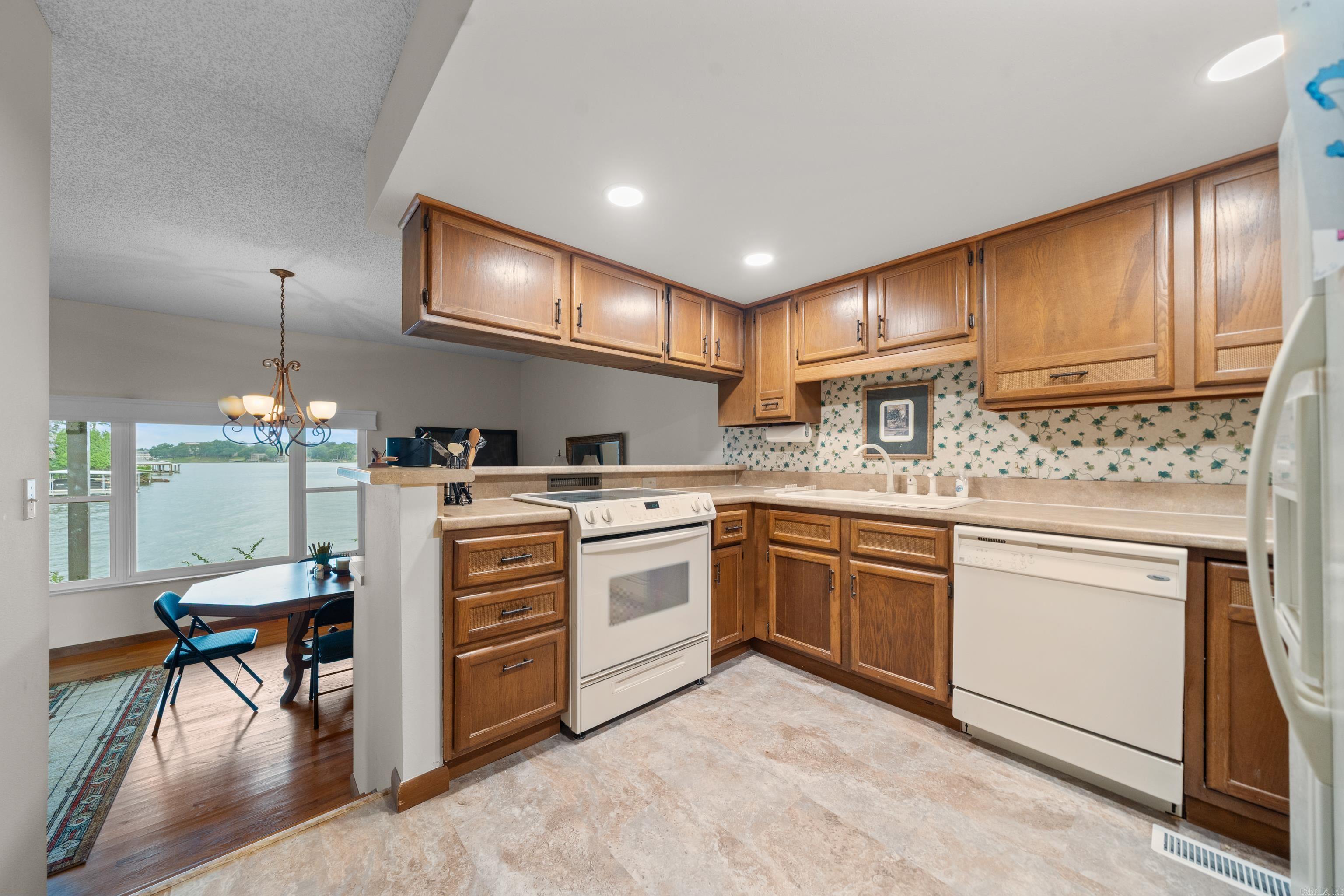 105  Long Island Bay  Hot Springs, AR