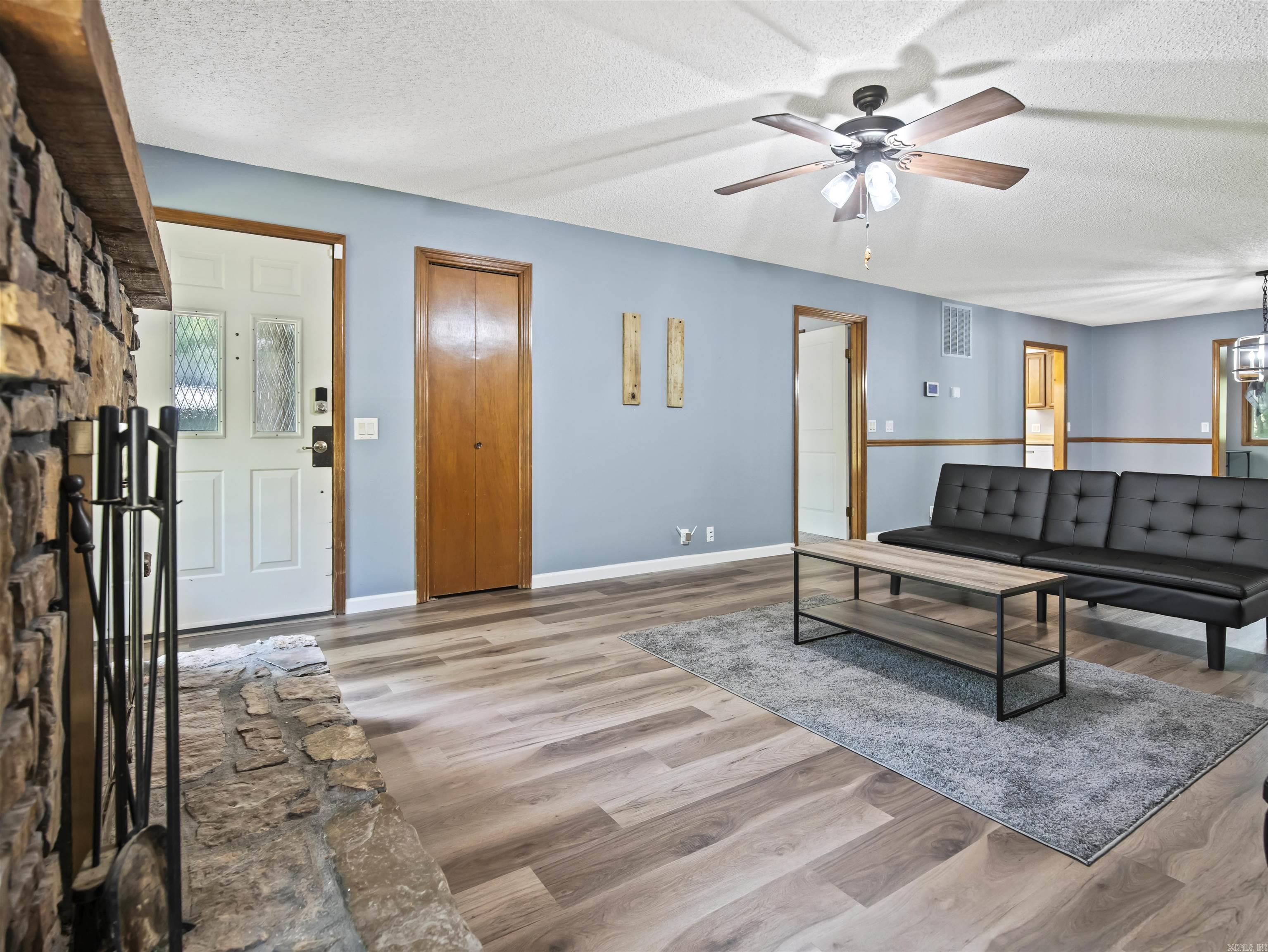 76  Laguna  Hot Springs Village, AR