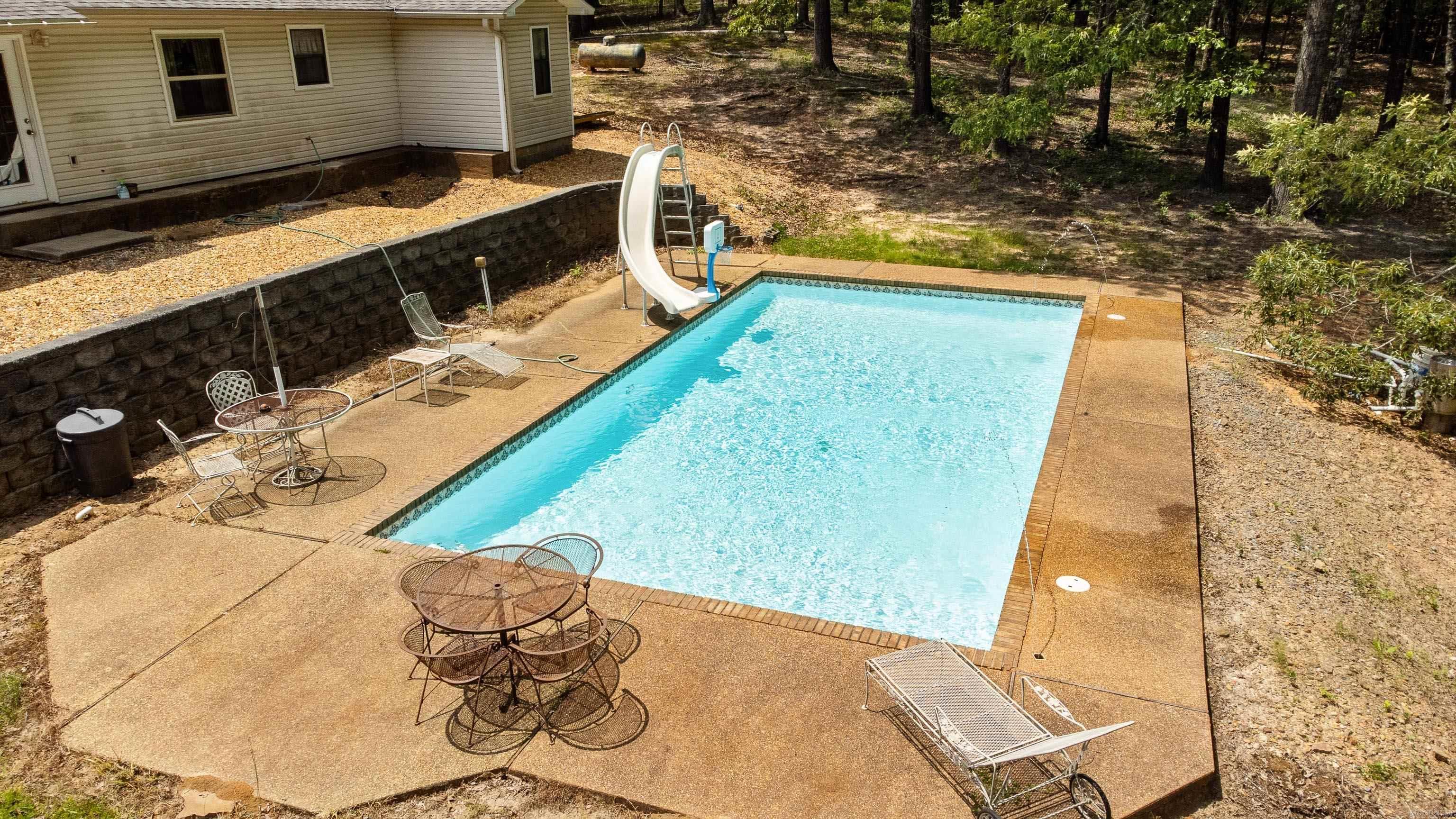 8100  Oakview  Hensley, AR